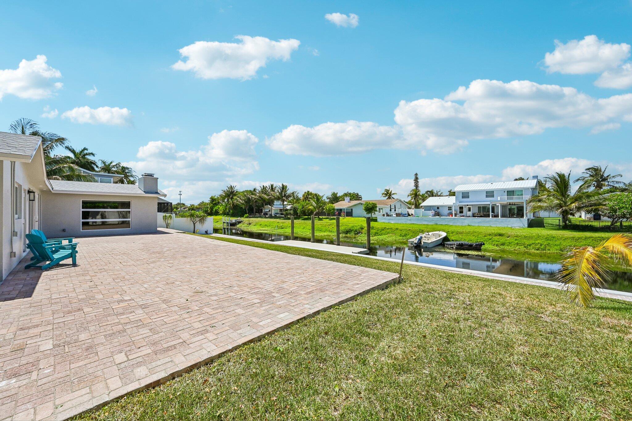 1051 SW 25th, Boynton Beach FL 33426