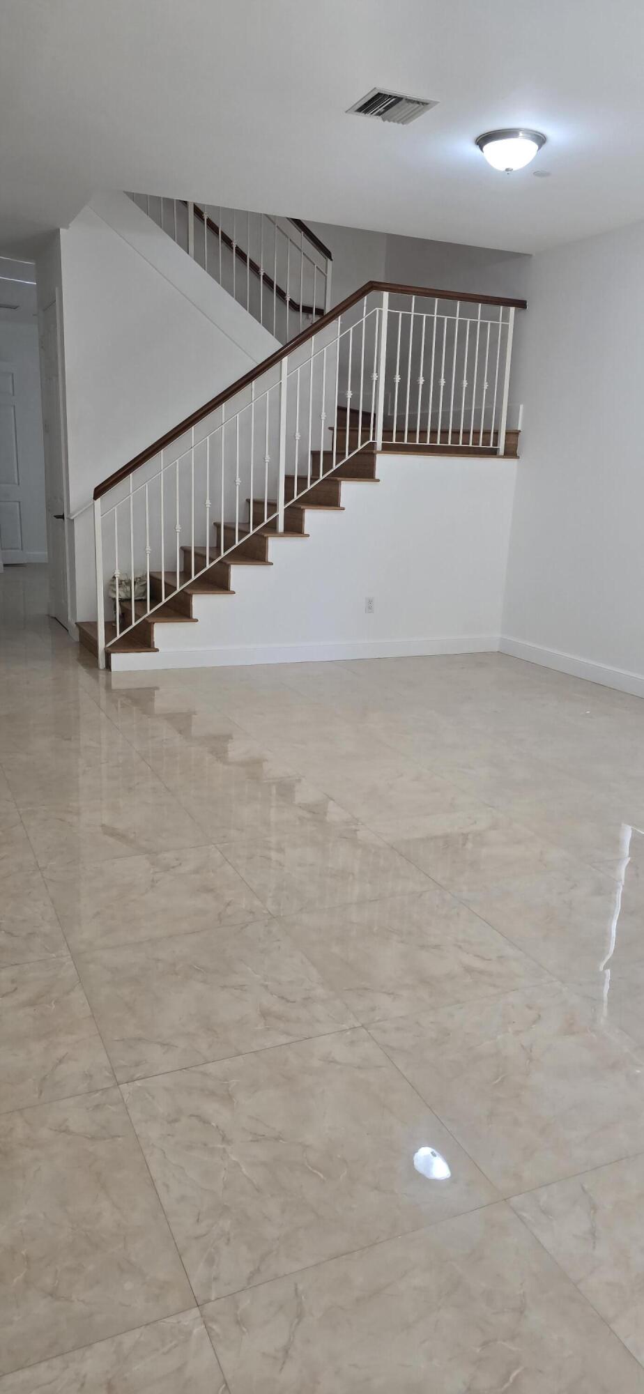 635 NE 11th, Fort Lauderdale FL 33304