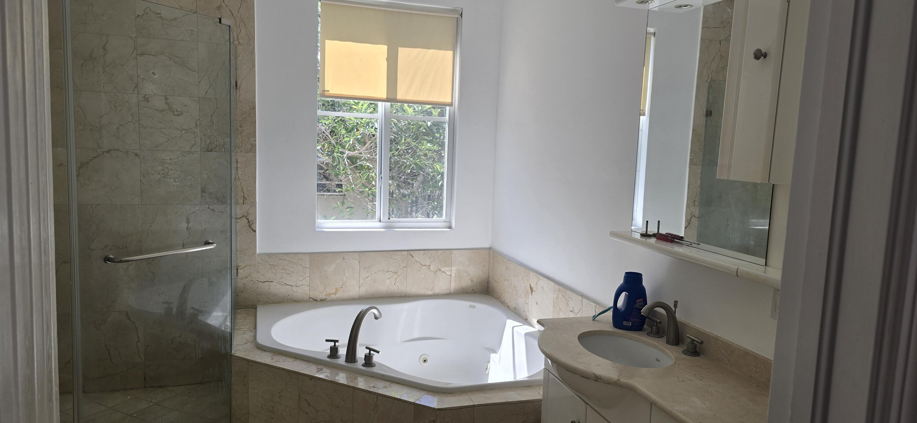 635 NE 11th, Fort Lauderdale FL 33304