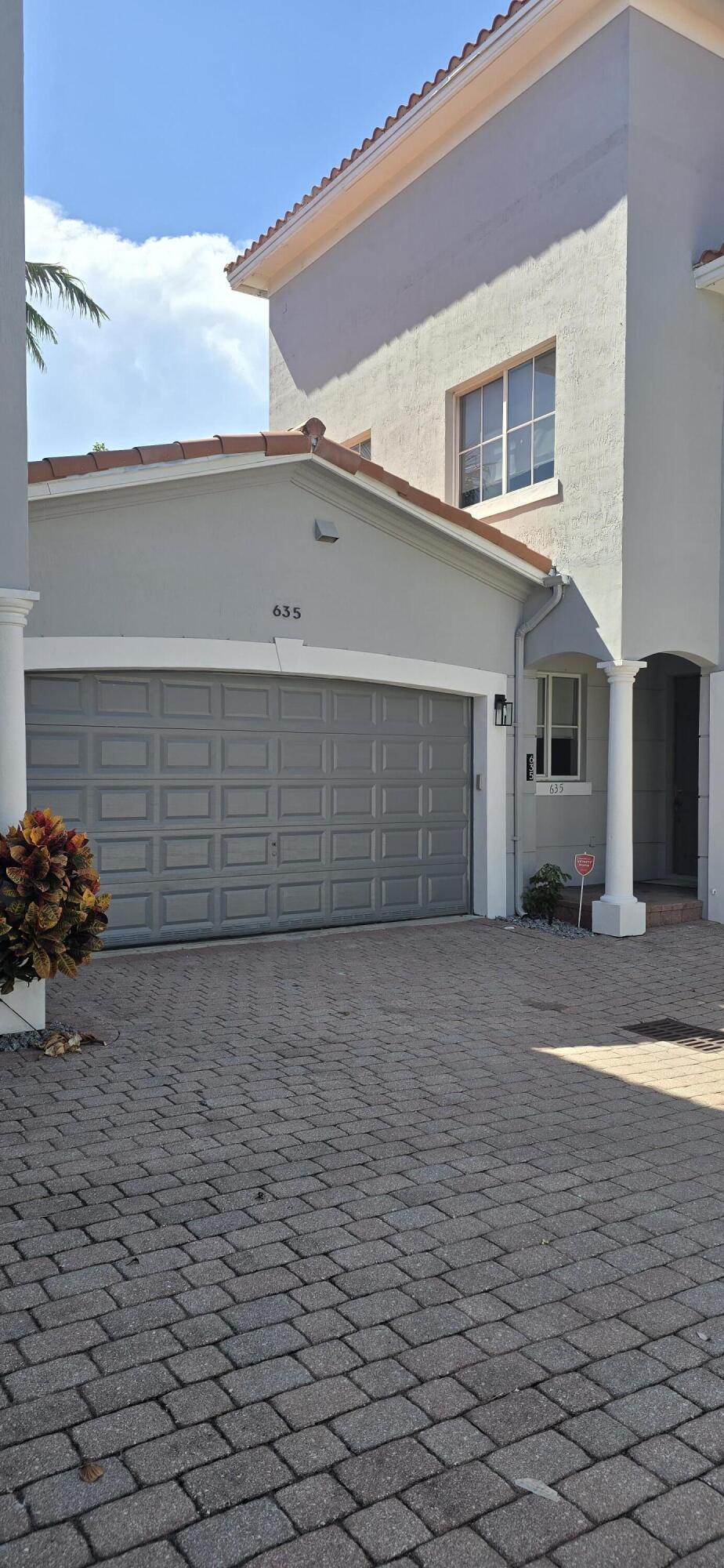 635 NE 11th, Fort Lauderdale FL 33304