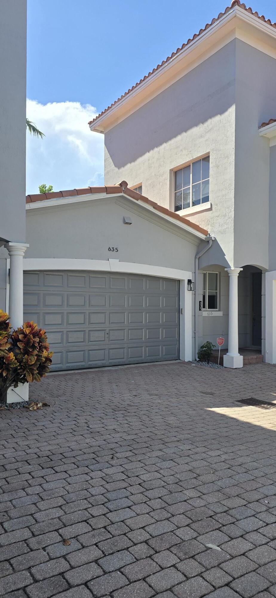 635 NE 11th, Fort Lauderdale FL 33304
