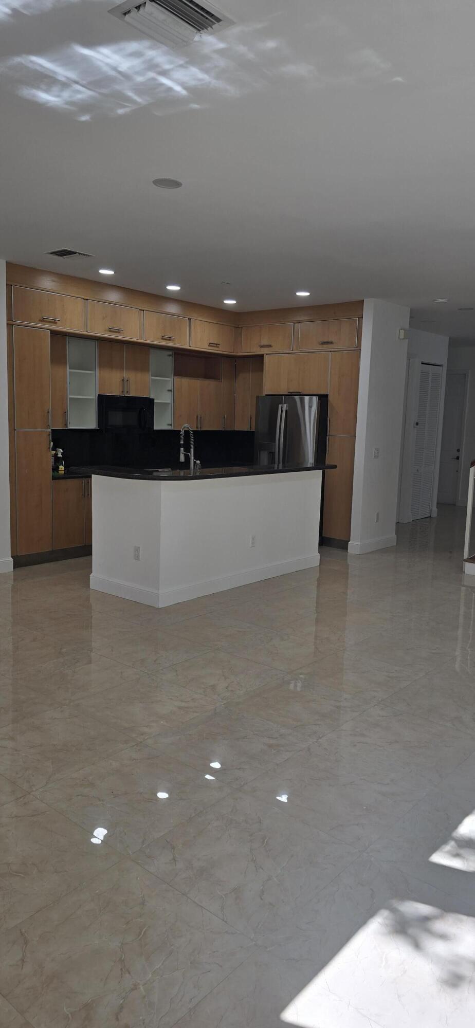635 NE 11th, Fort Lauderdale FL 33304