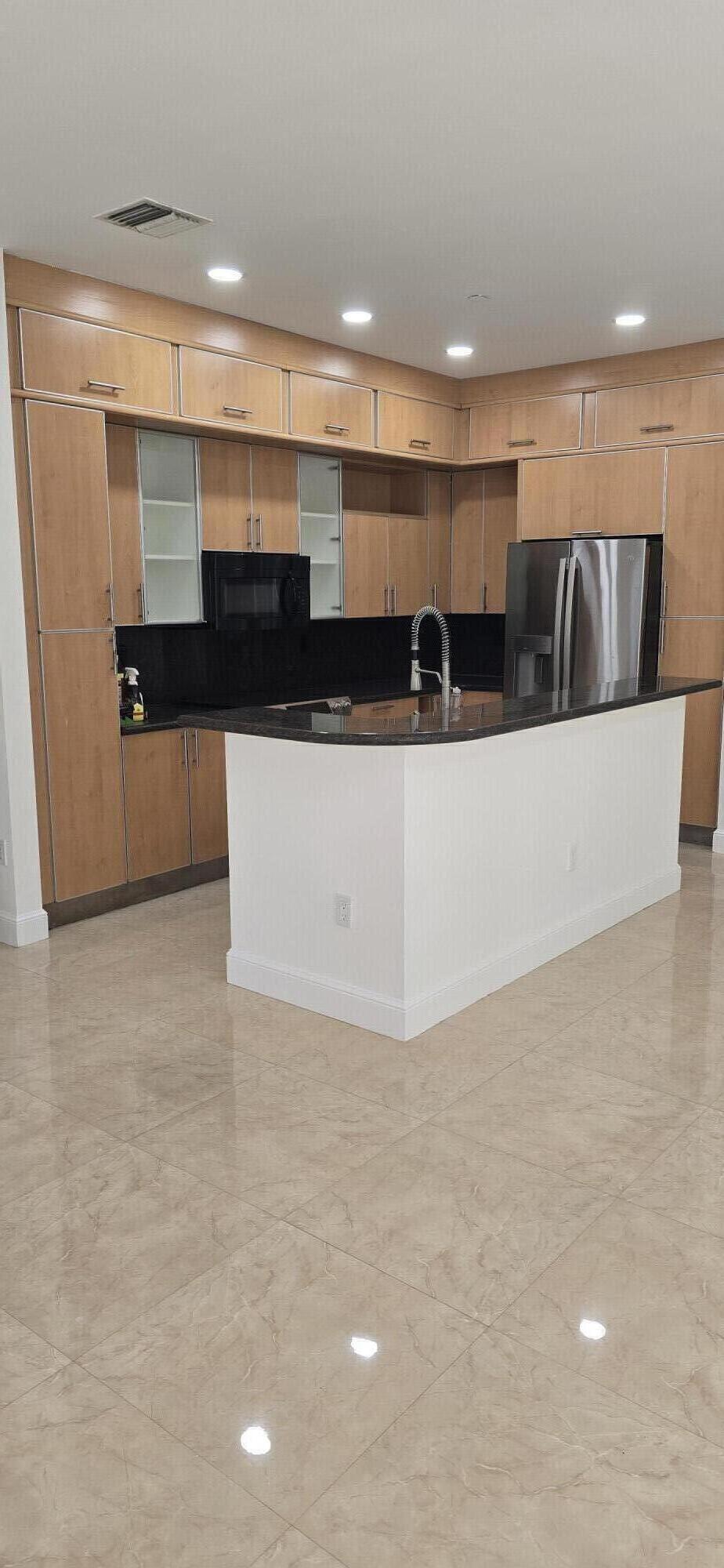 635 NE 11th, Fort Lauderdale FL 33304