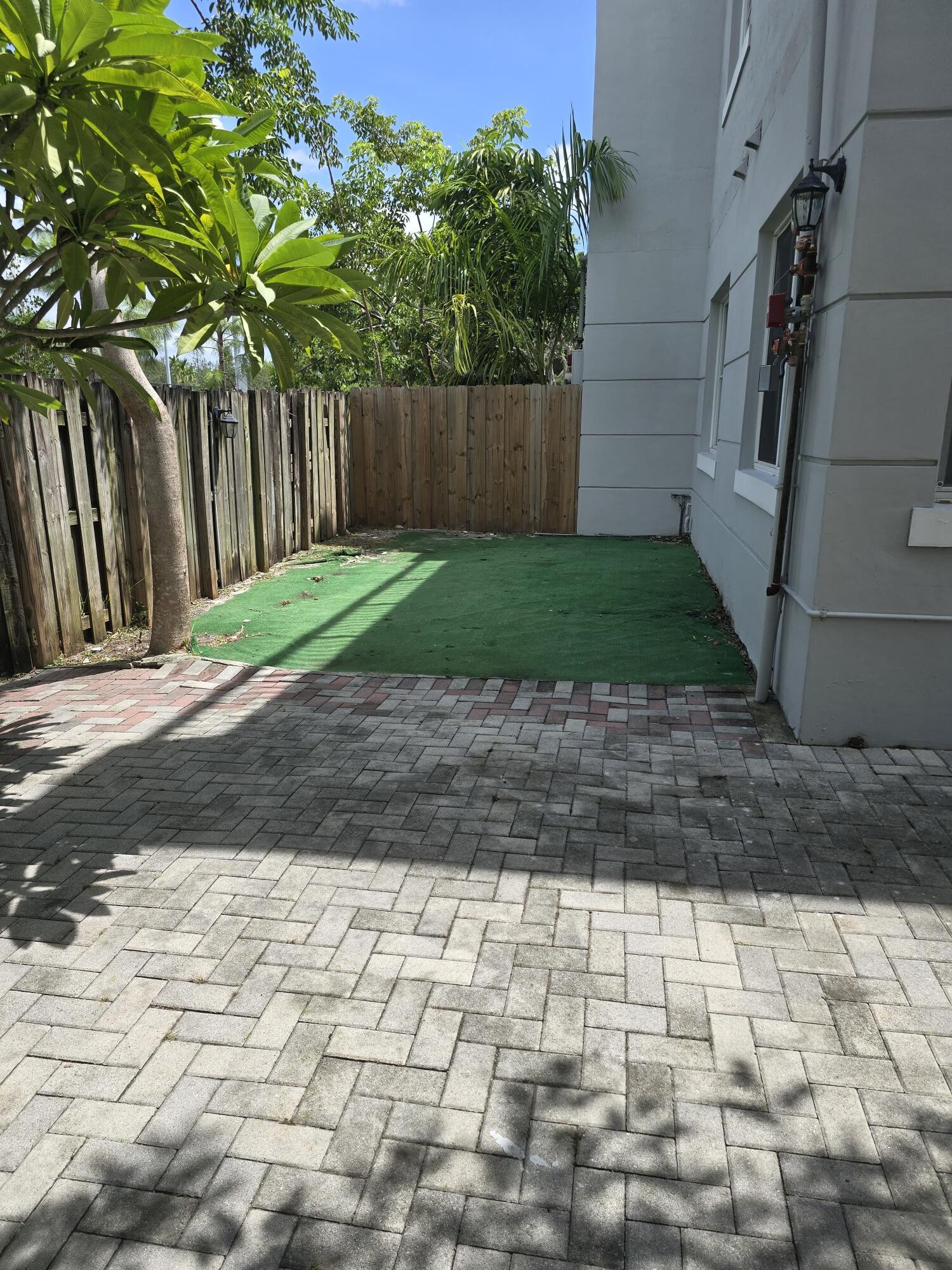 635 NE 11th, Fort Lauderdale FL 33304