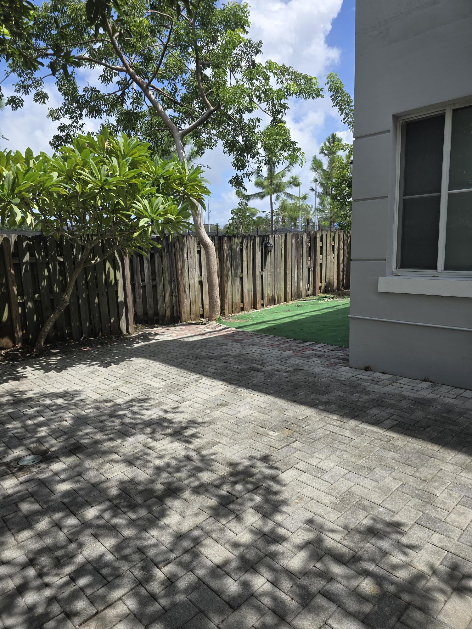 635 NE 11th, Fort Lauderdale FL 33304