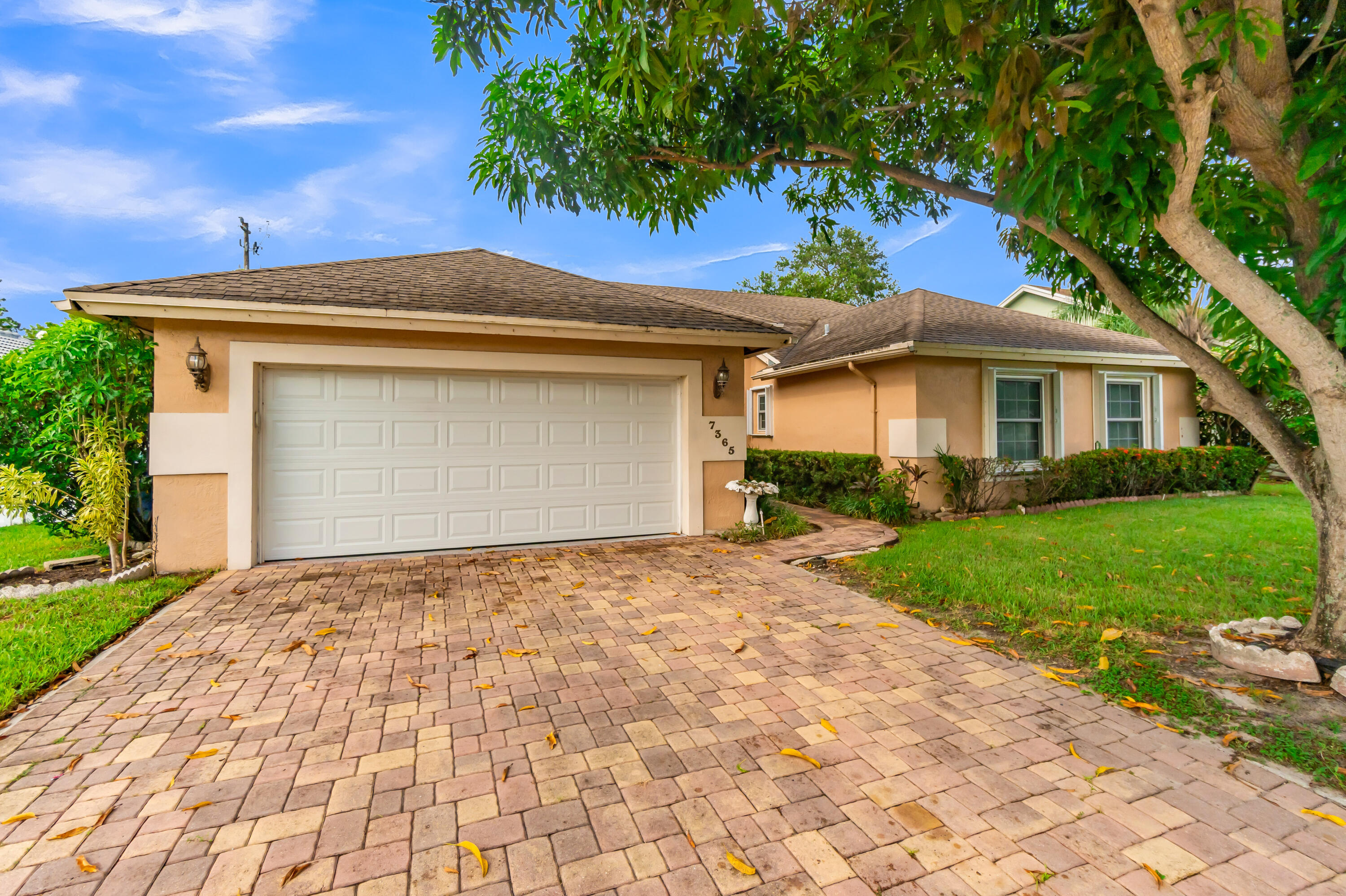 7365 NW 54TH, Lauderhill FL 33319