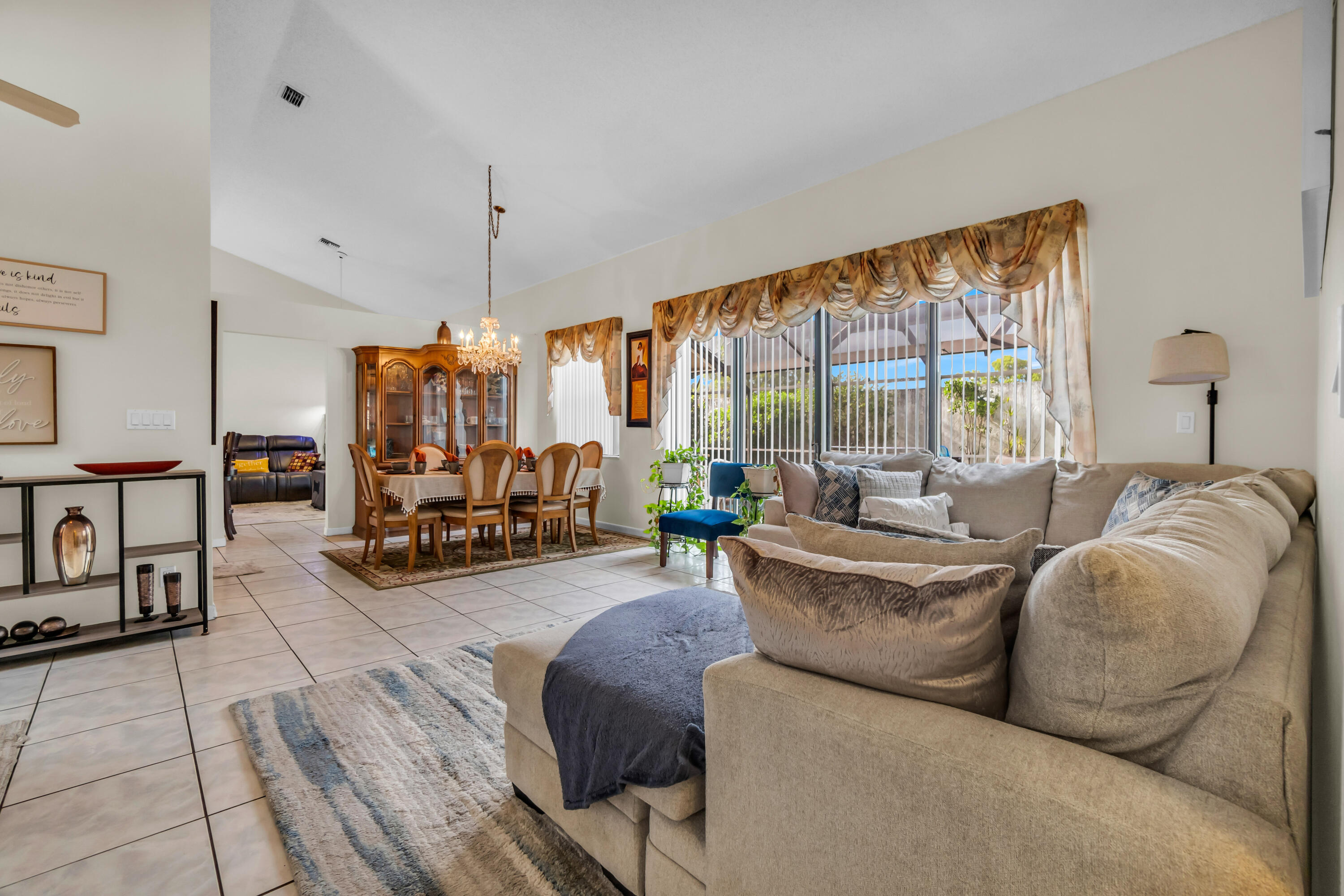 7365 NW 54TH, Lauderhill FL 33319