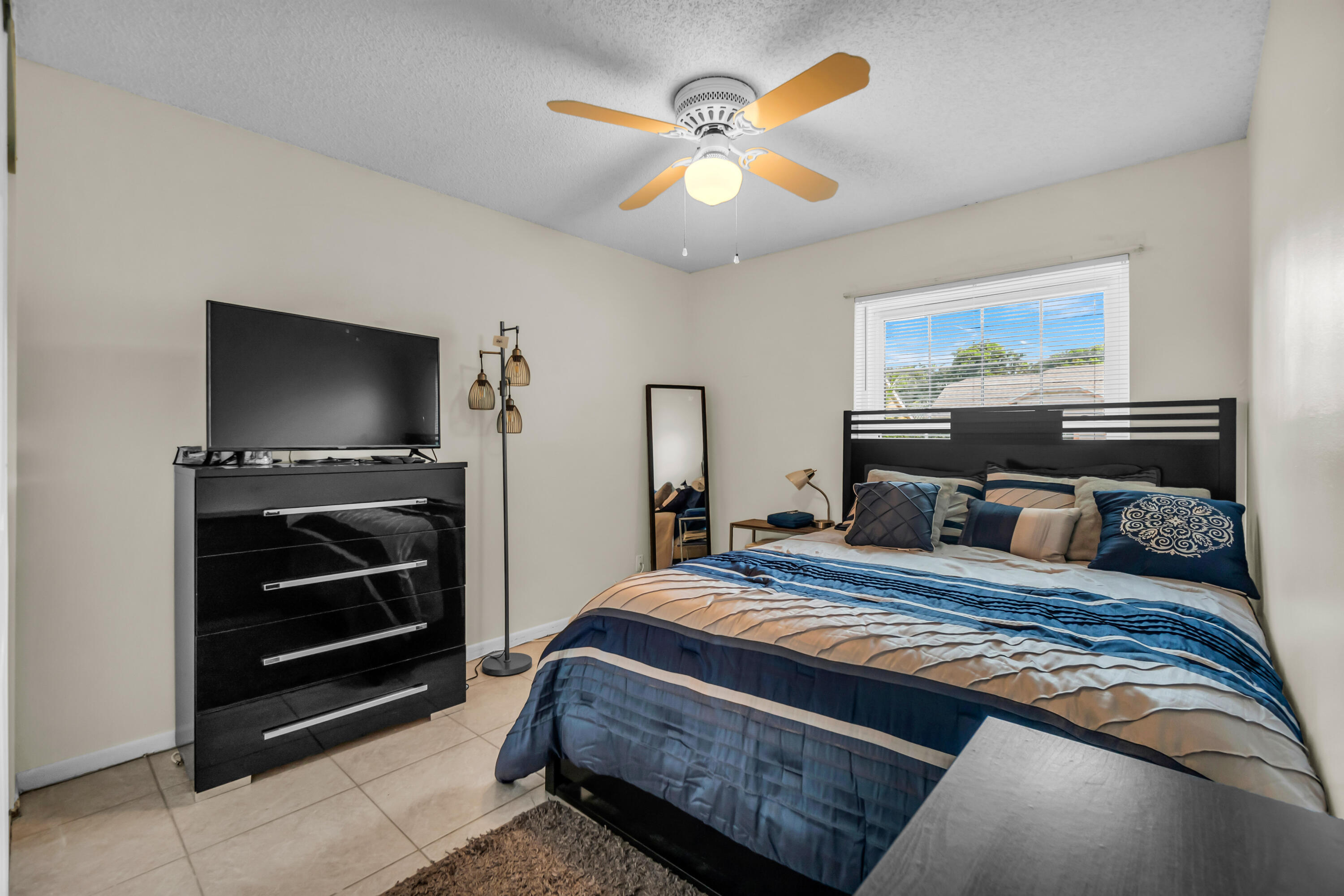7365 NW 54TH, Lauderhill FL 33319