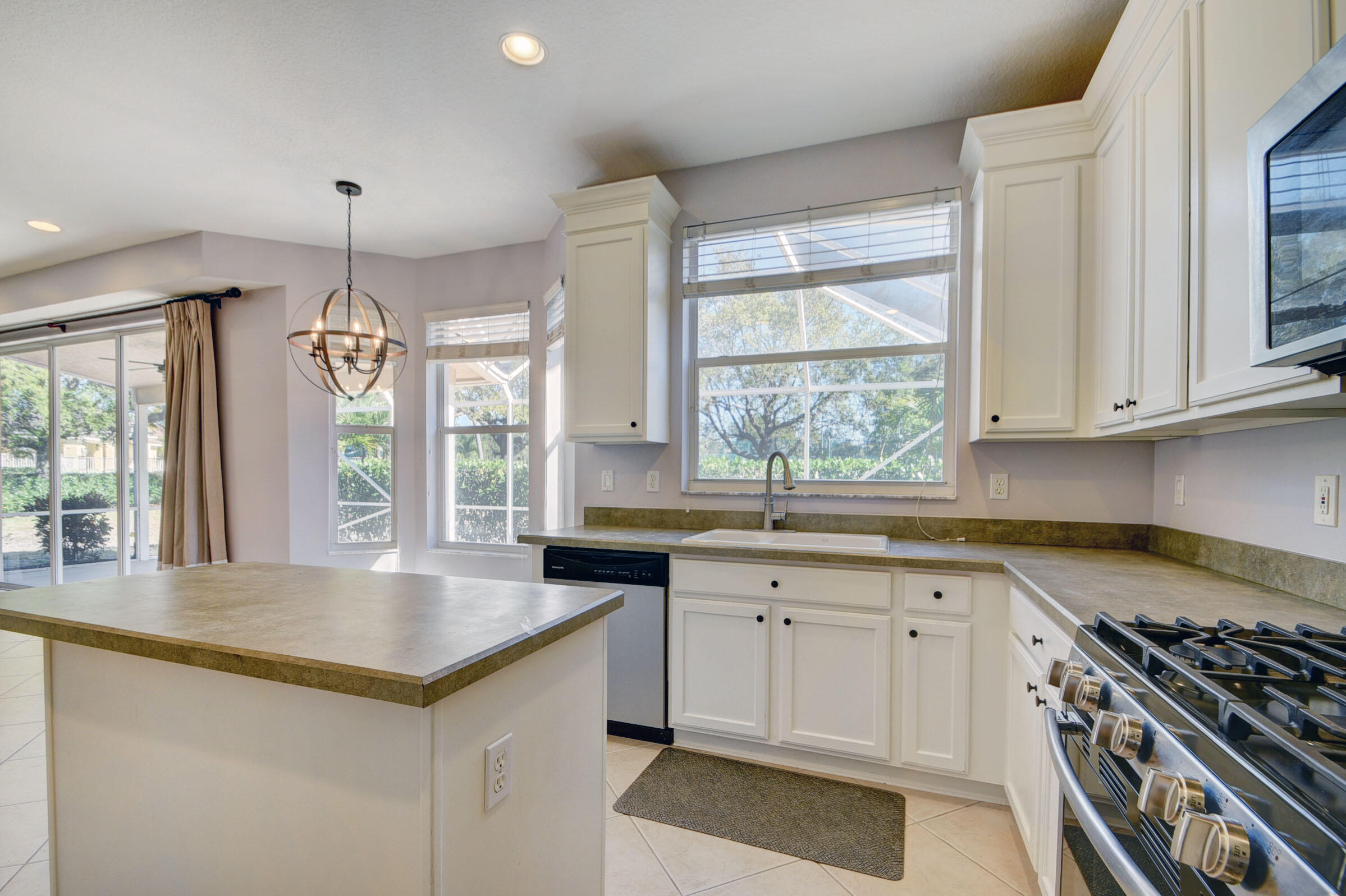 3613 Burchs, West Palm Beach FL 33411