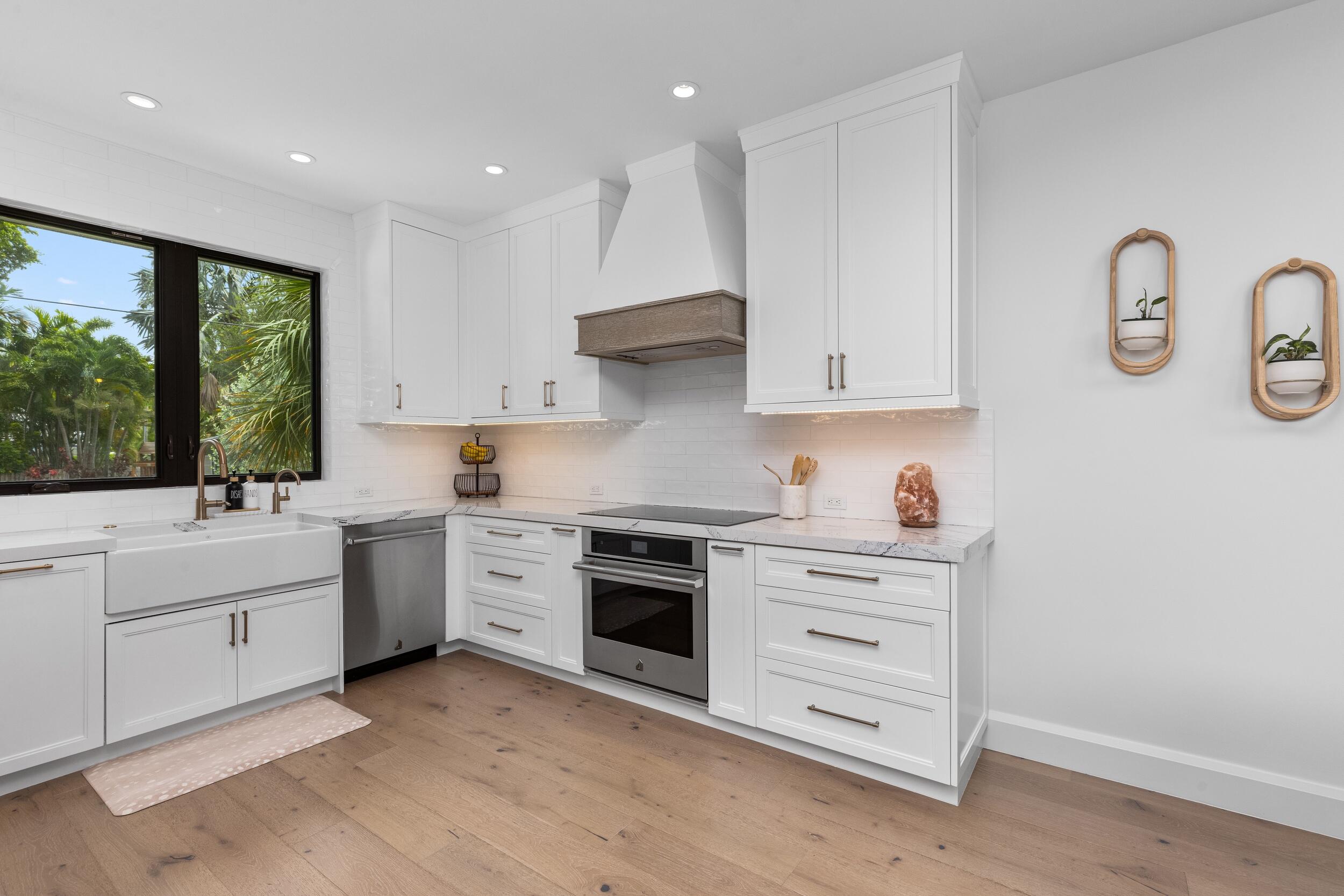 2400 NE 27th, Fort Lauderdale FL 33305