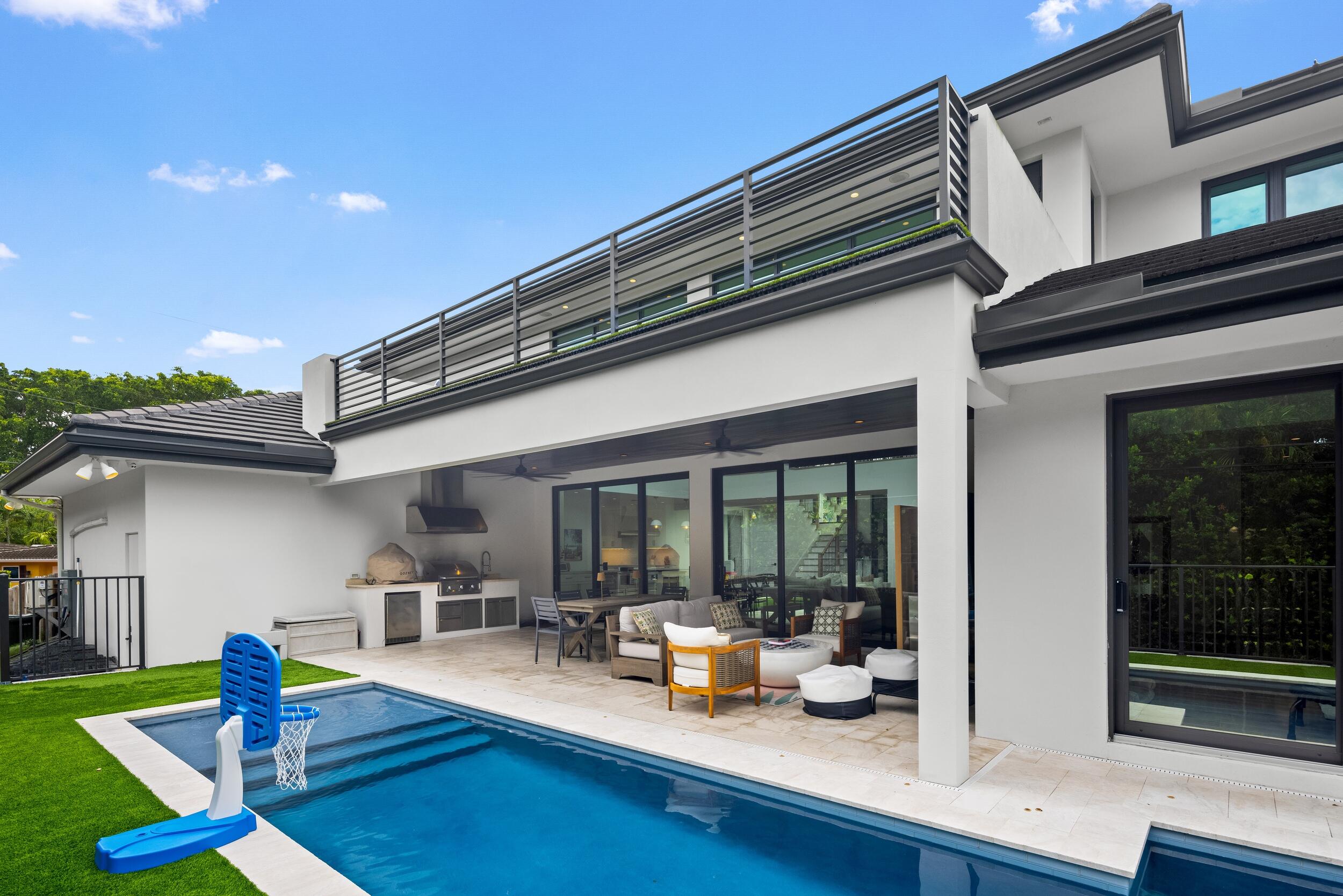 2400 NE 27th, Fort Lauderdale FL 33305
