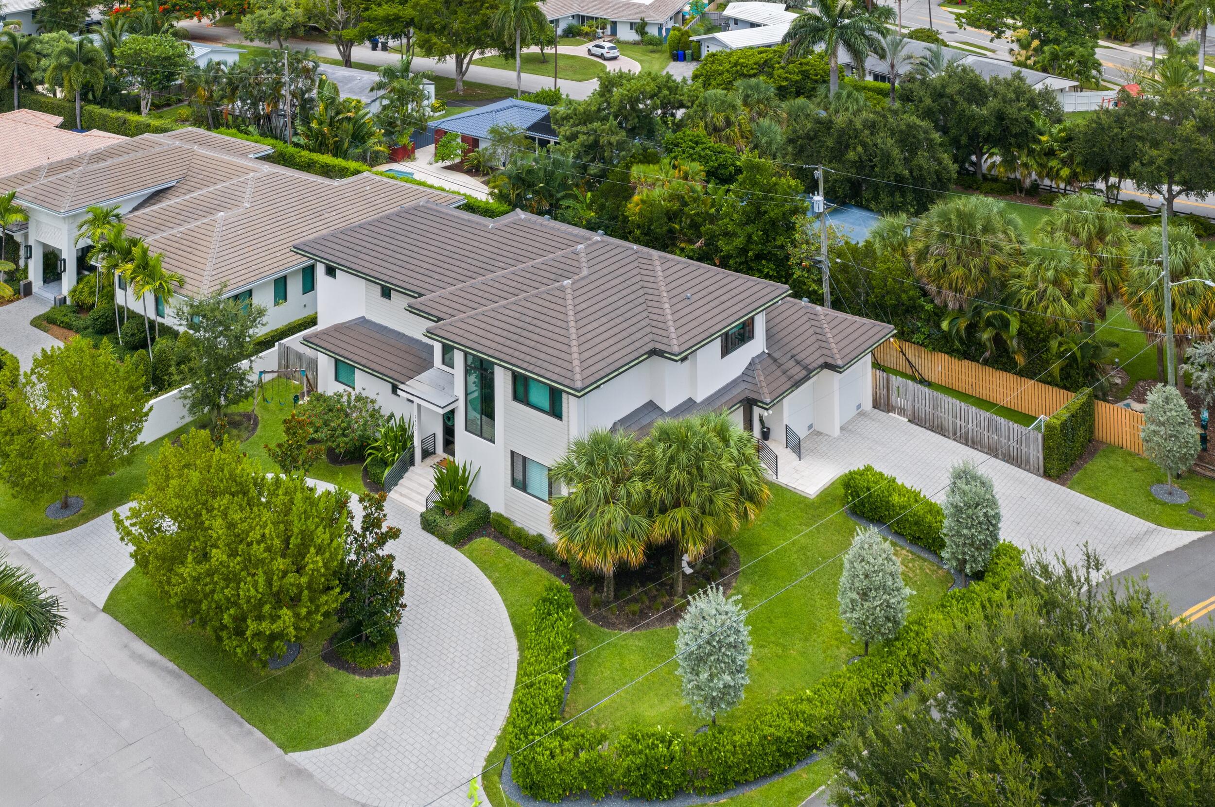 2400 NE 27th, Fort Lauderdale FL 33305
