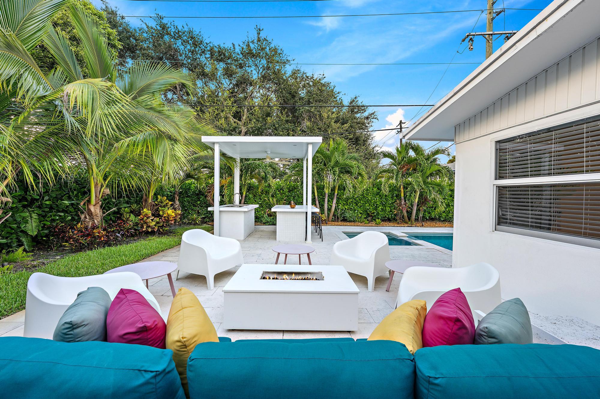 570 N DOVER, Tequesta FL 33469