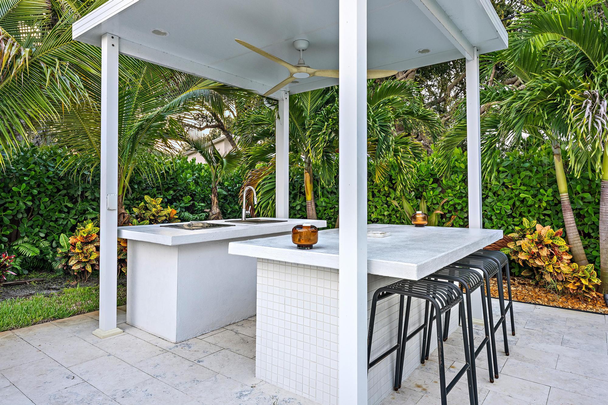 570 N DOVER, Tequesta FL 33469
