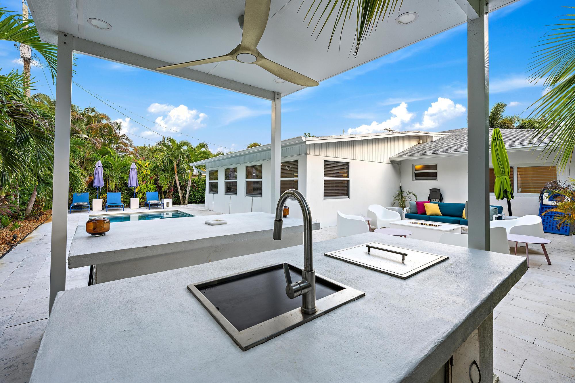 570 N DOVER, Tequesta FL 33469