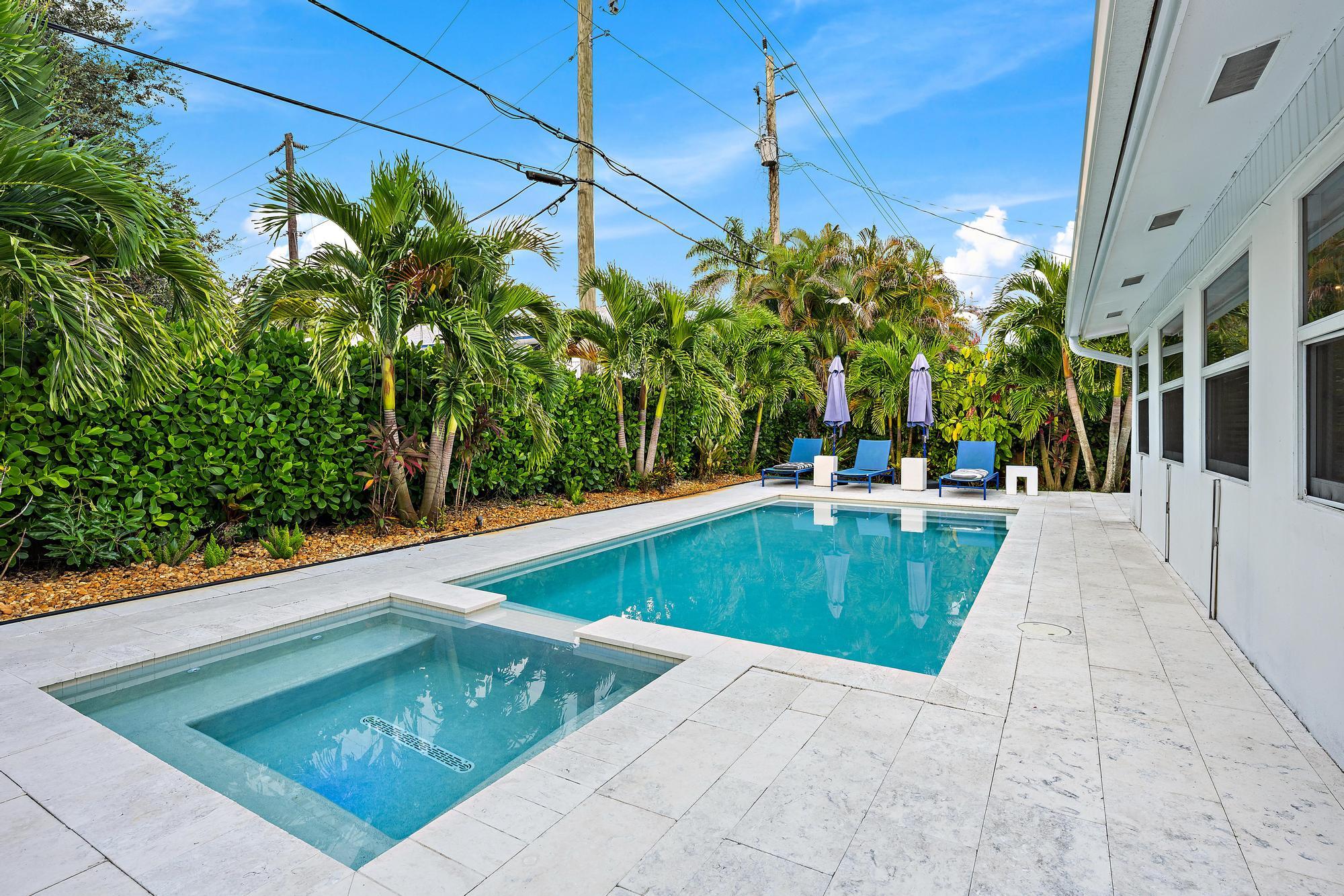 570 N DOVER, Tequesta FL 33469
