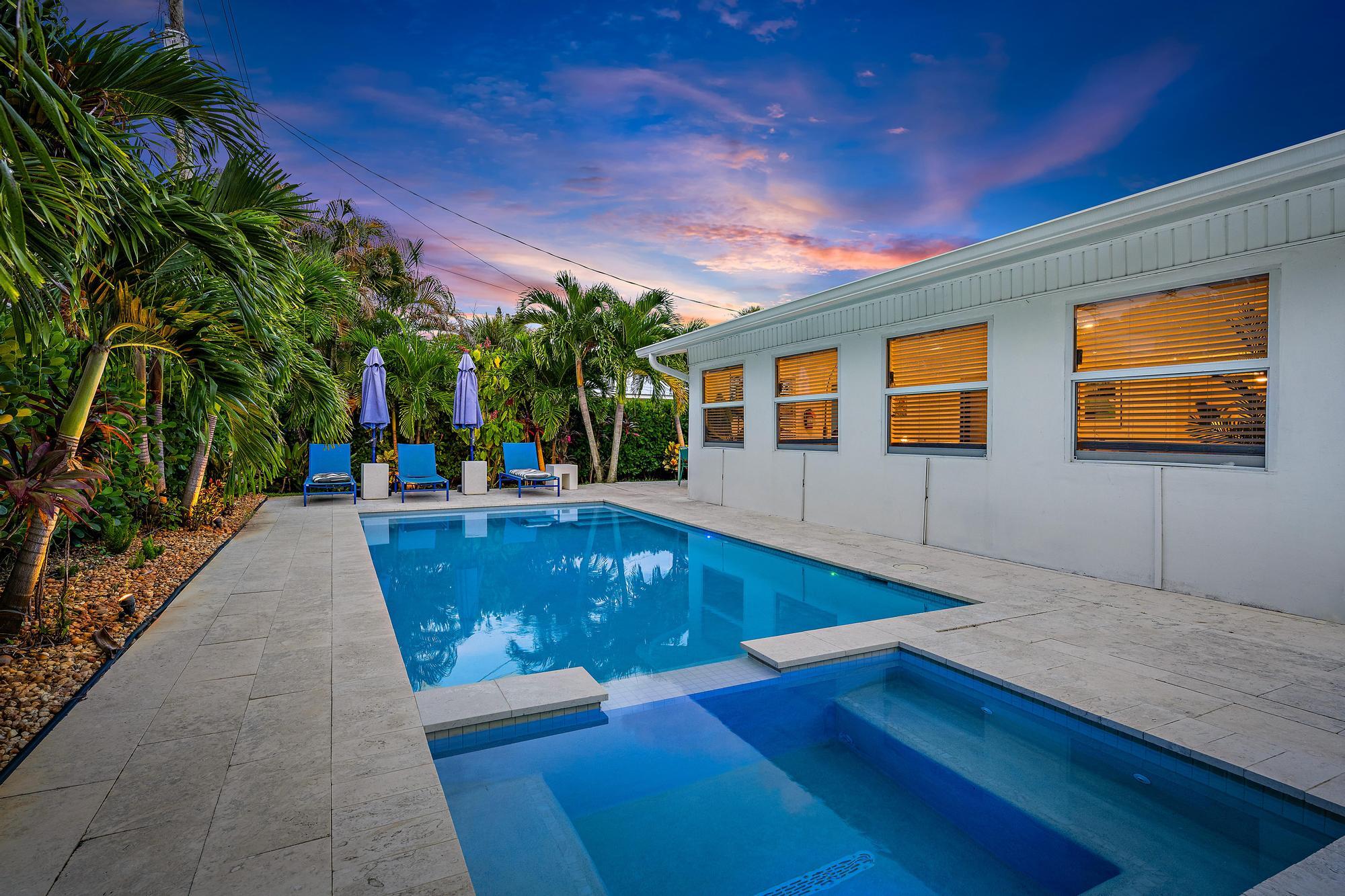 570 N DOVER, Tequesta FL 33469