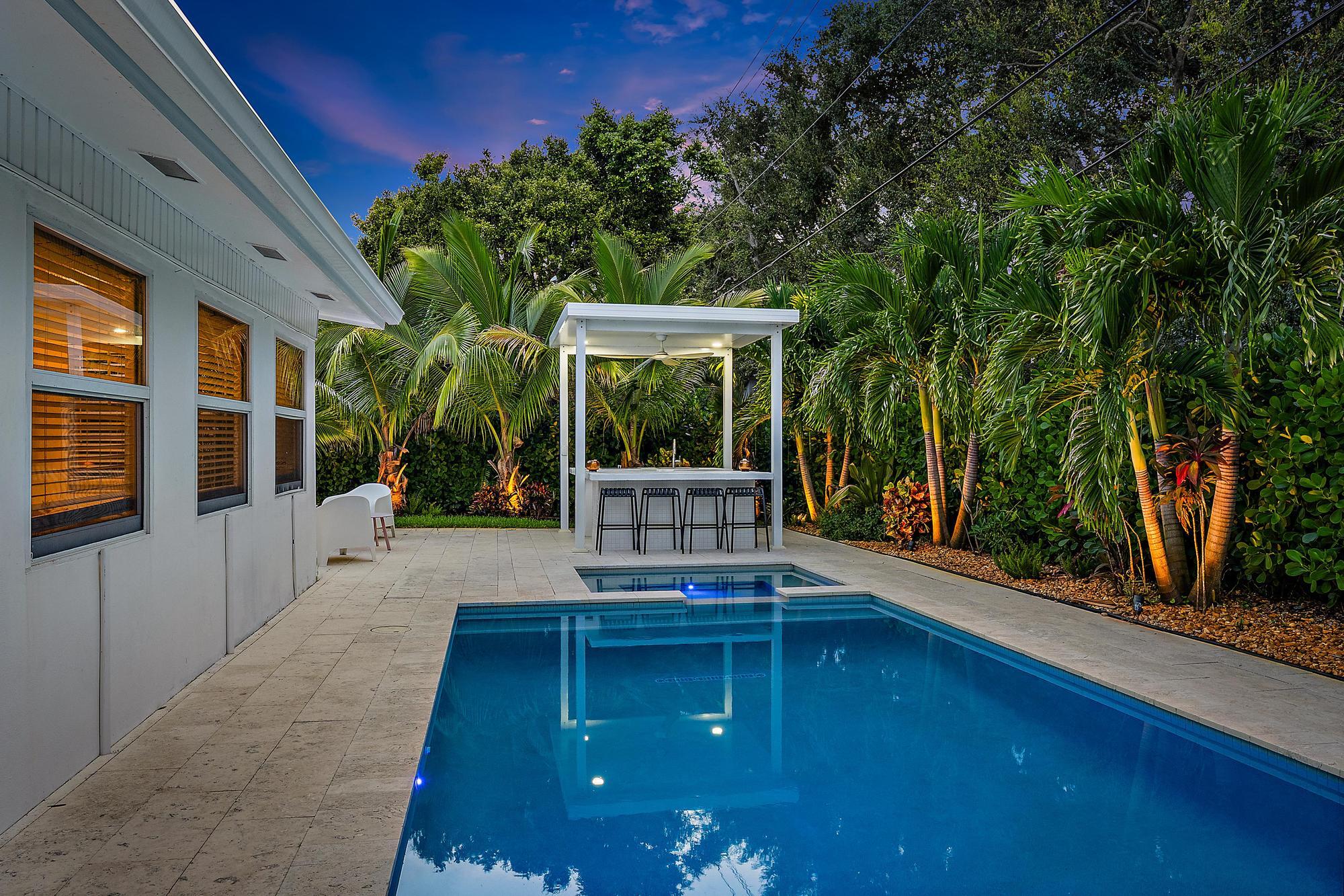 570 N DOVER, Tequesta FL 33469