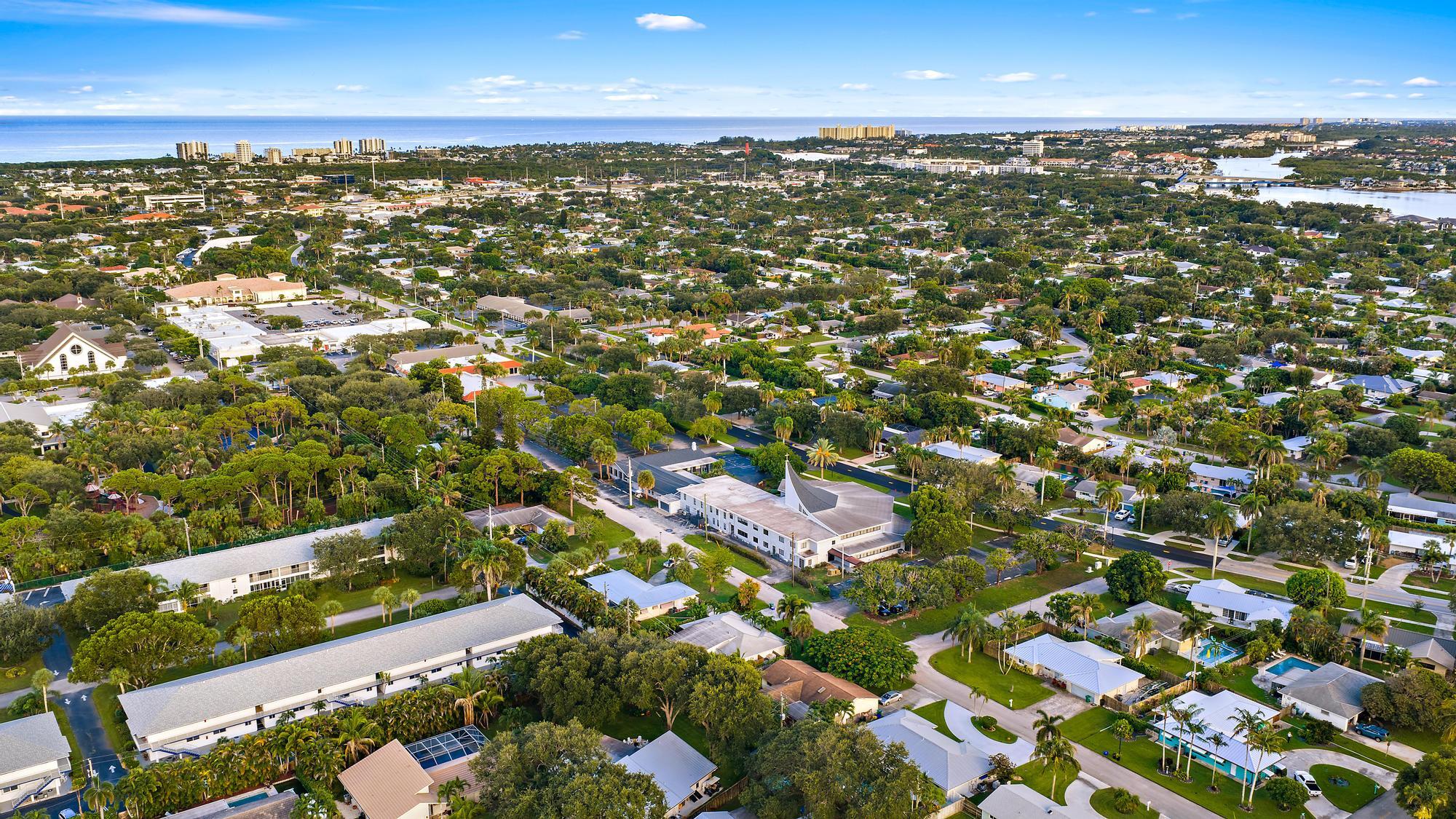 570 N DOVER, Tequesta FL 33469