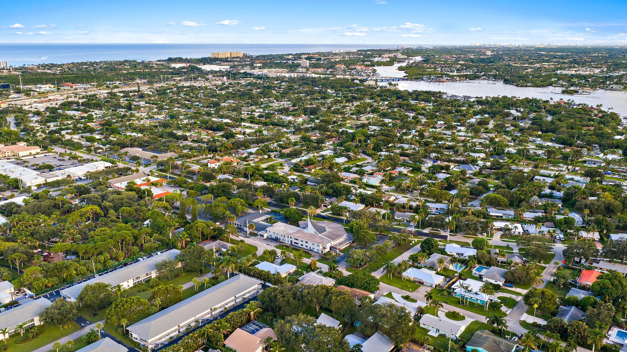 570 N DOVER, Tequesta FL 33469