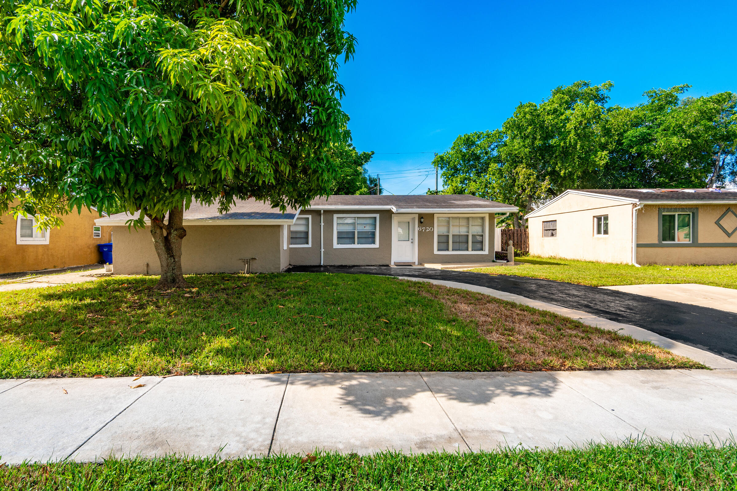 6720 SW 17TH, North Lauderdale FL 33068