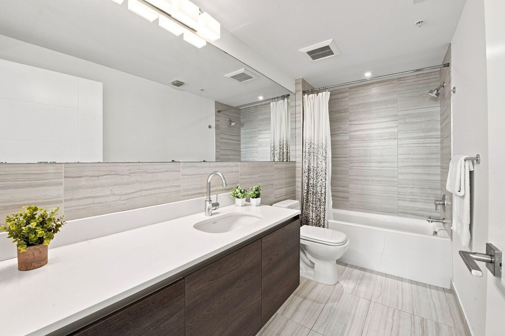 301 Altara #710, Coral Gables FL 33146