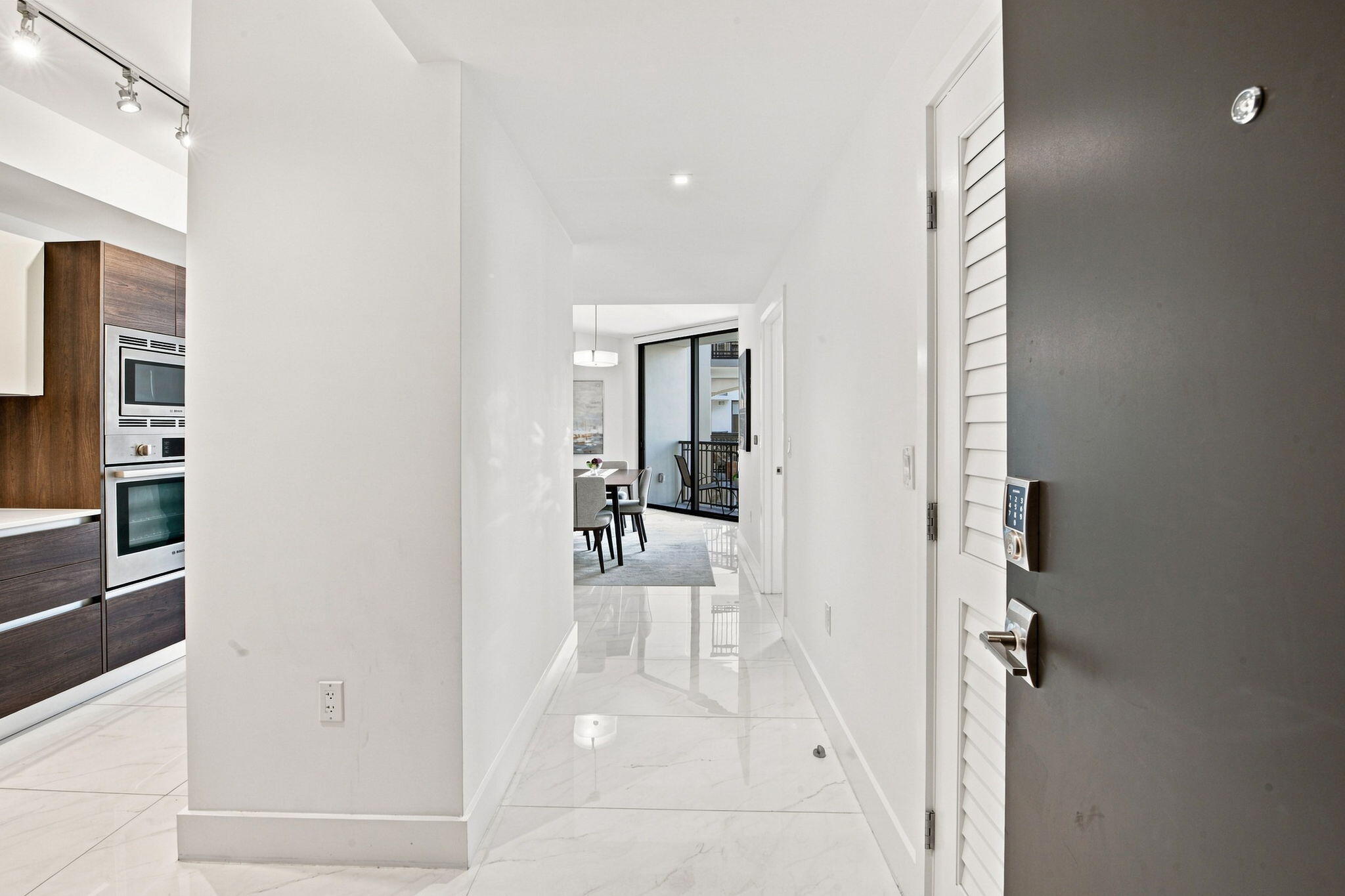 301 Altara #710, Coral Gables FL 33146