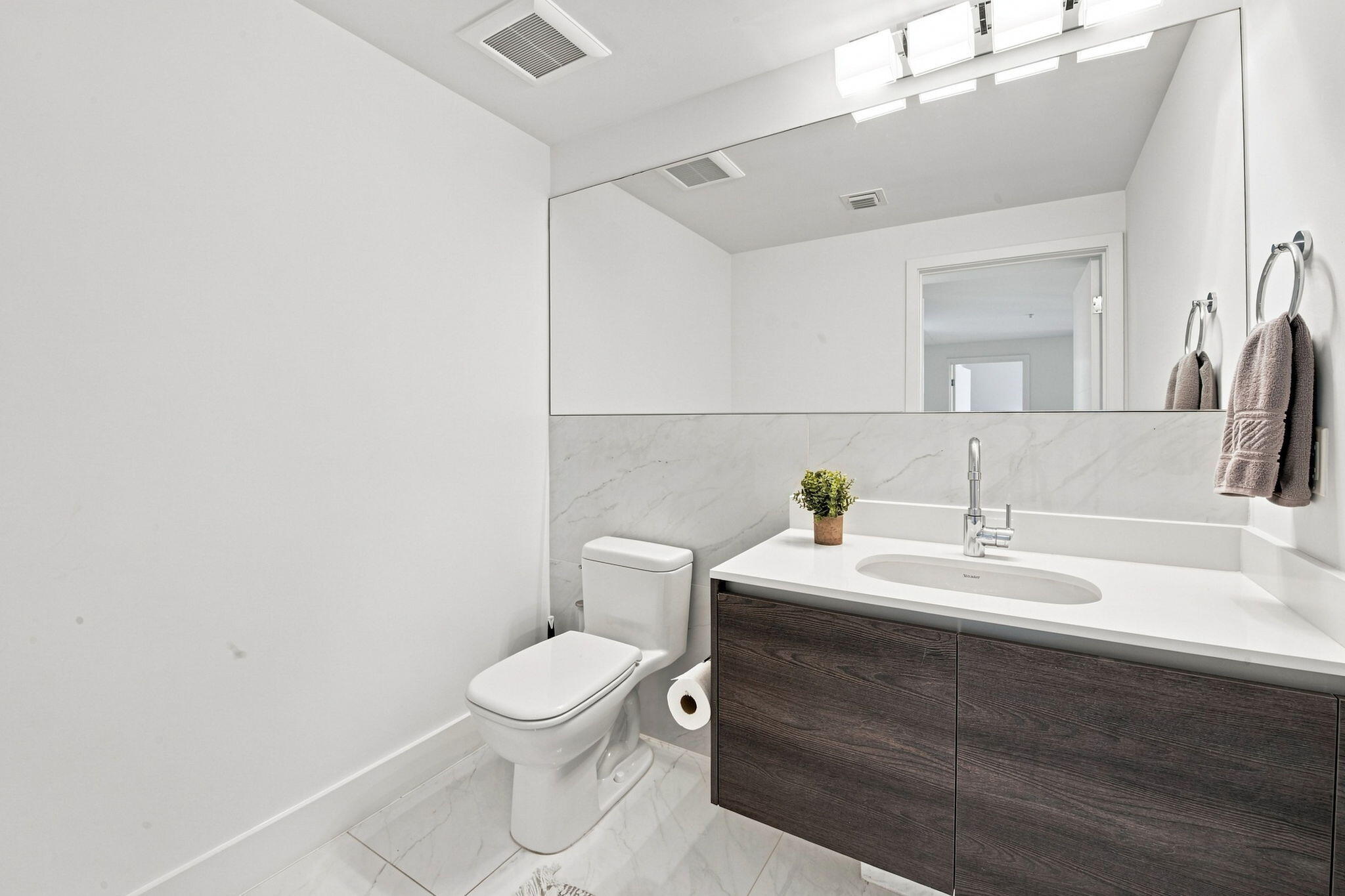 301 Altara #710, Coral Gables FL 33146