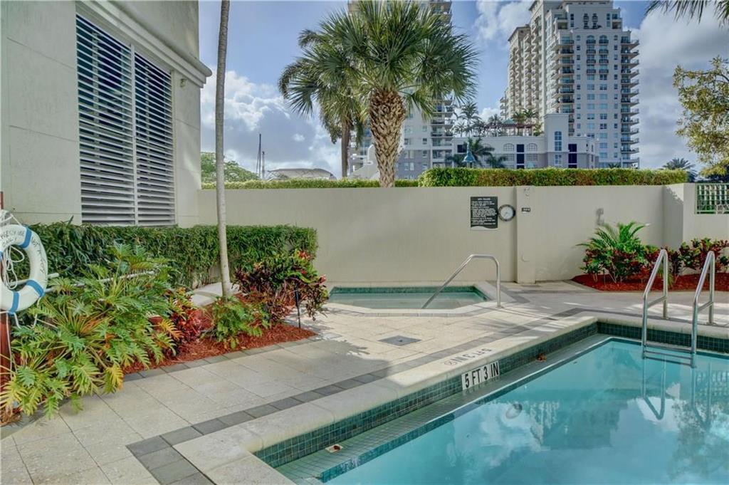 401 SW 4TH #808, Fort Lauderdale FL 33315
