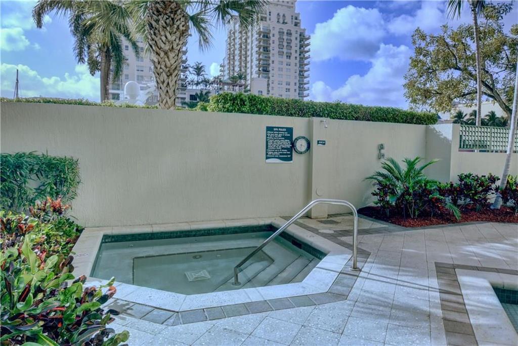 401 SW 4TH #808, Fort Lauderdale FL 33315