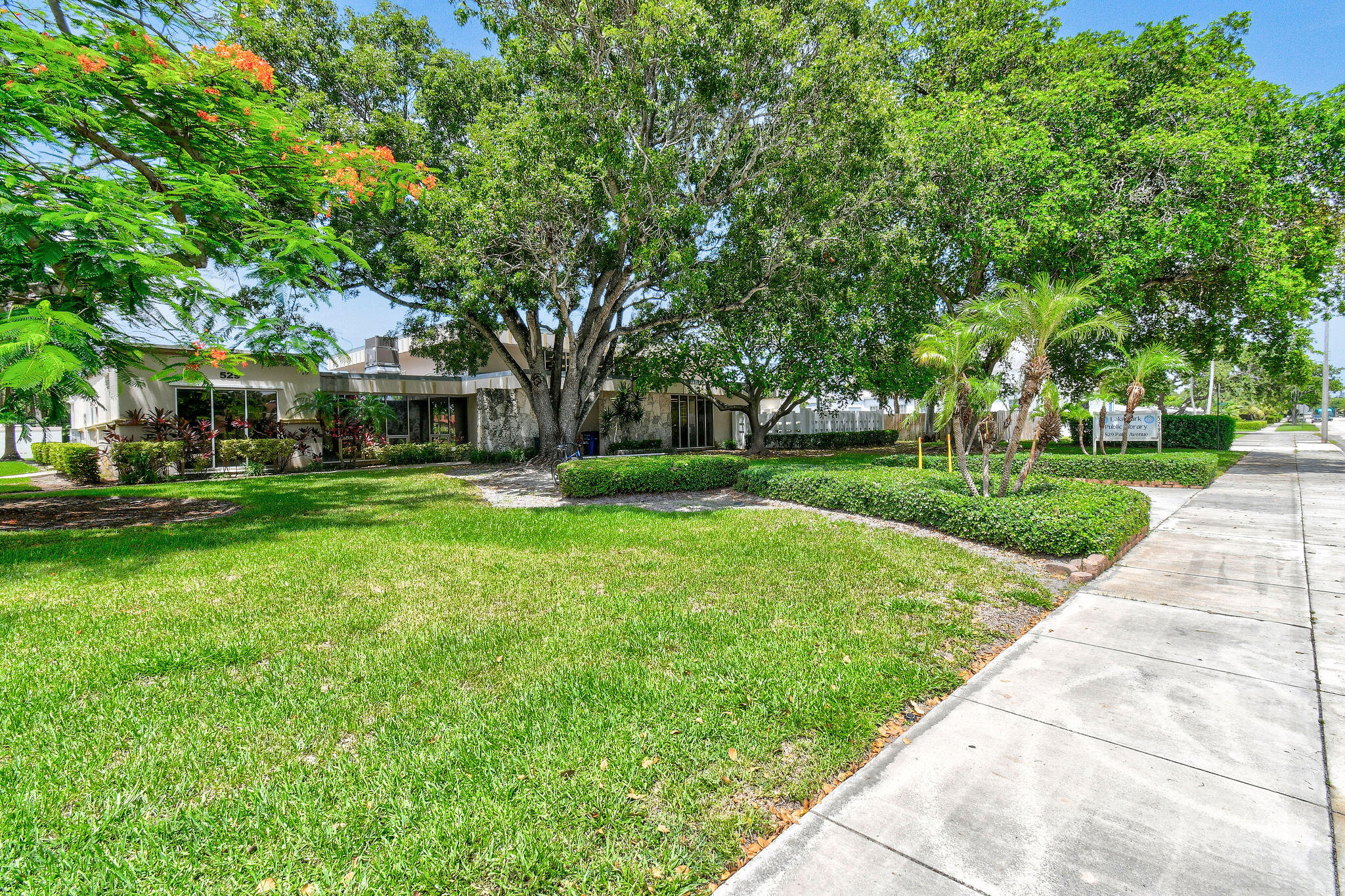 411 Evergreen, Lake Park FL 33403