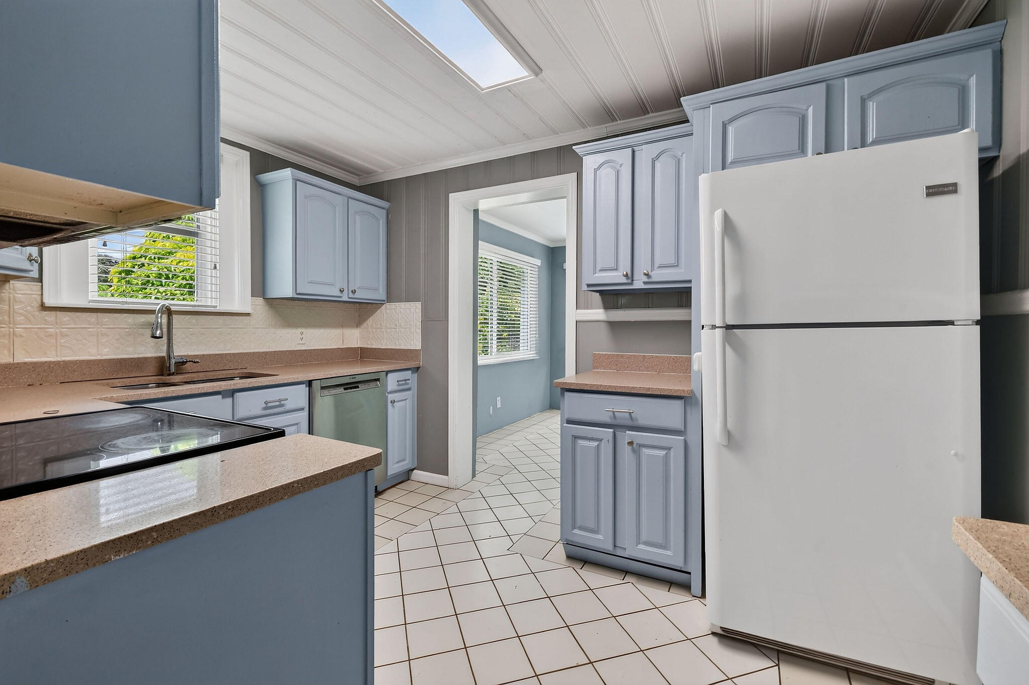 411 Evergreen, Lake Park FL 33403