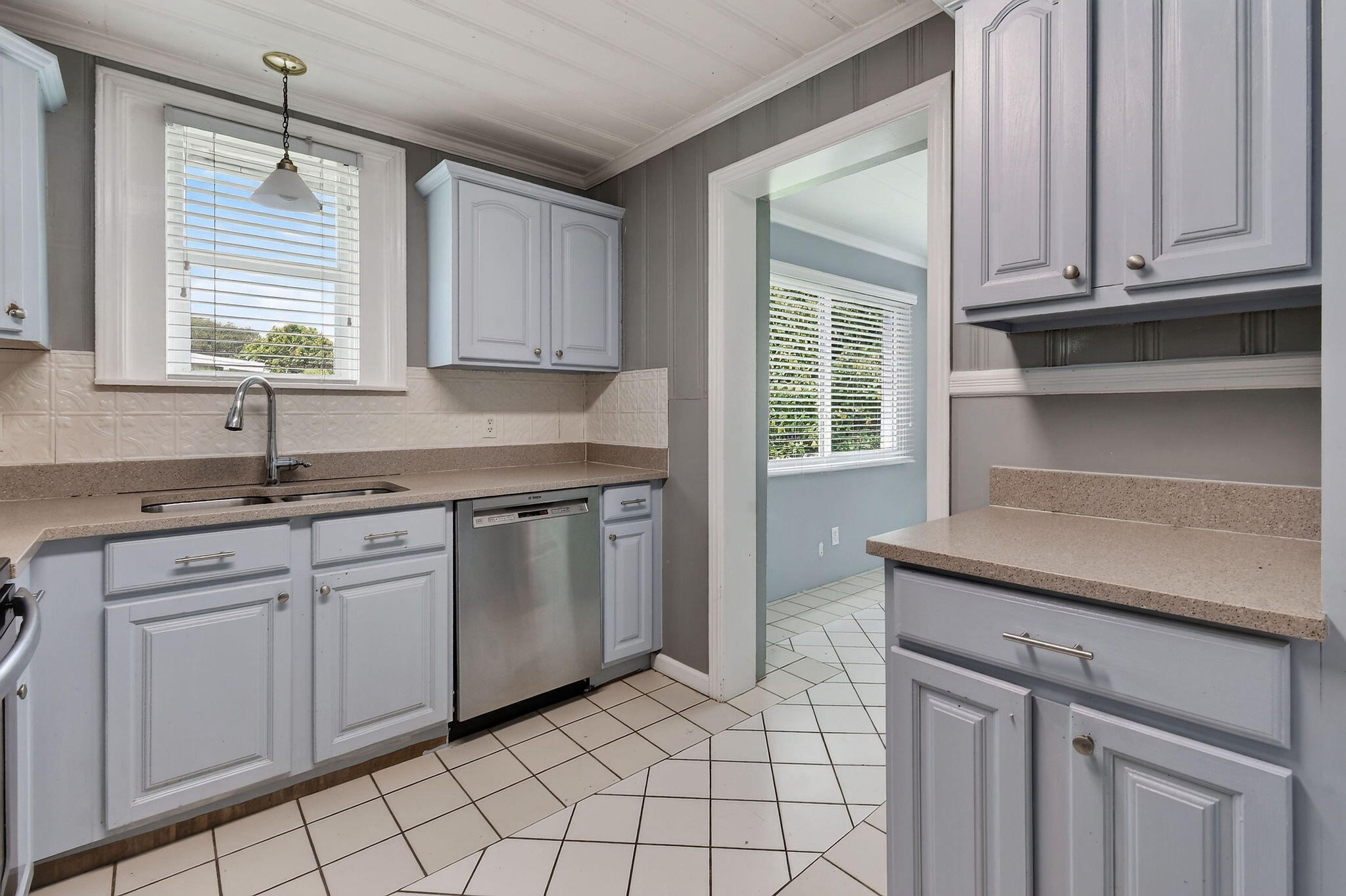 411 Evergreen, Lake Park FL 33403