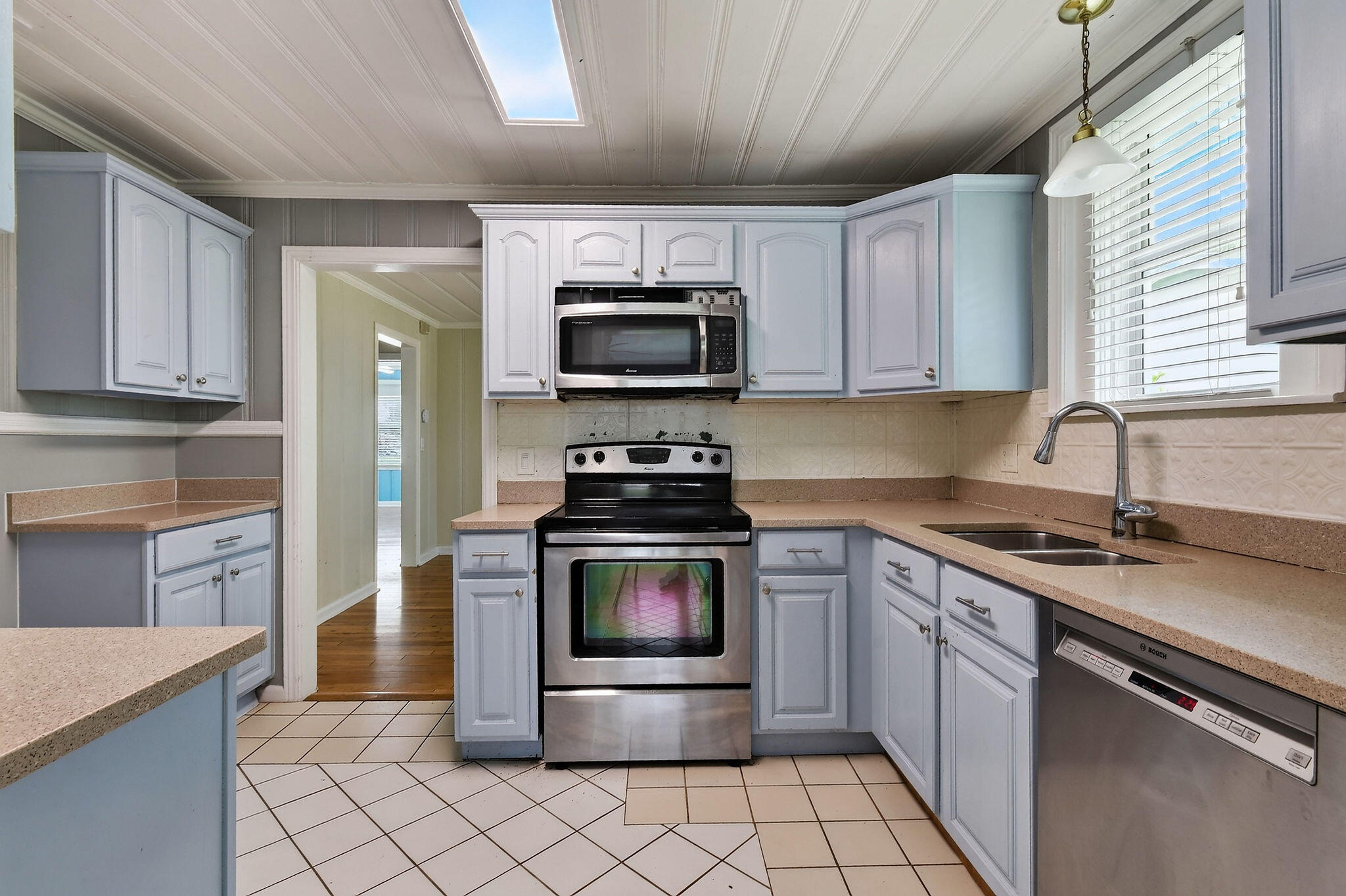 411 Evergreen, Lake Park FL 33403