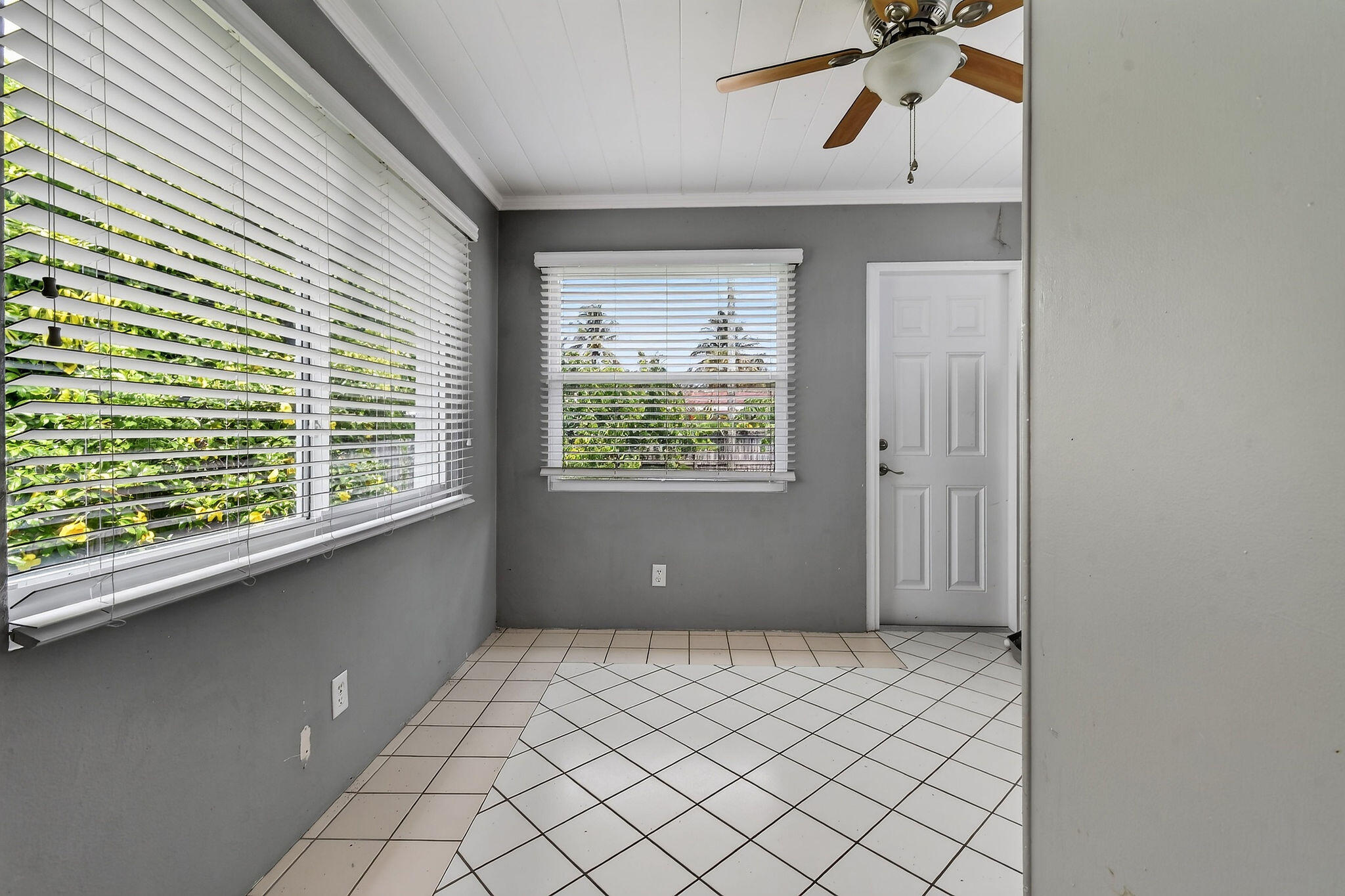 411 Evergreen, Lake Park FL 33403