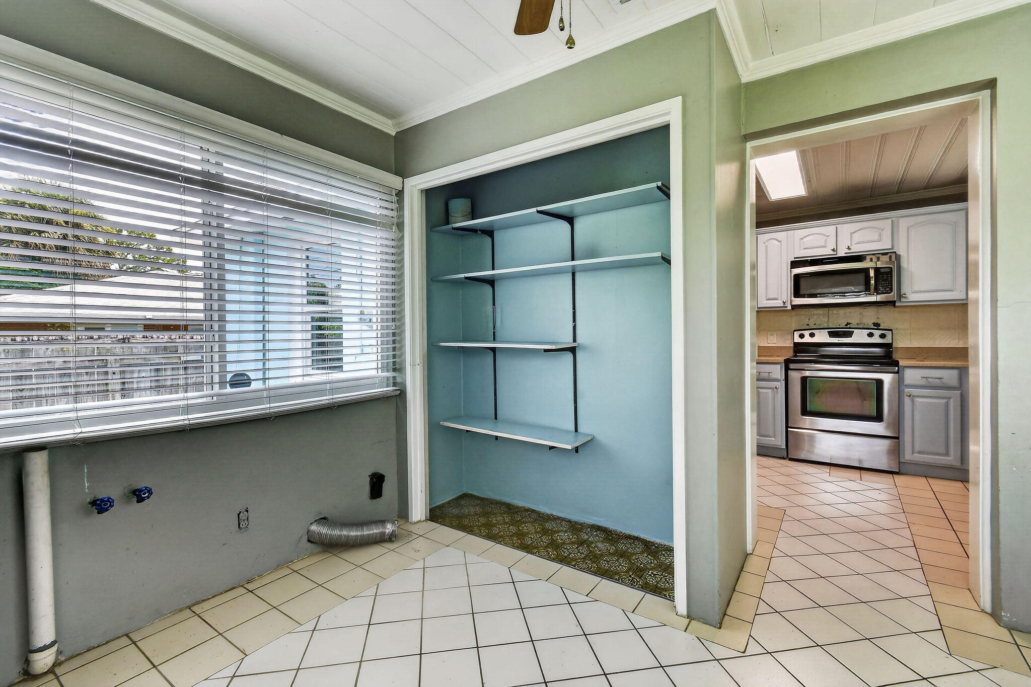 411 Evergreen, Lake Park FL 33403