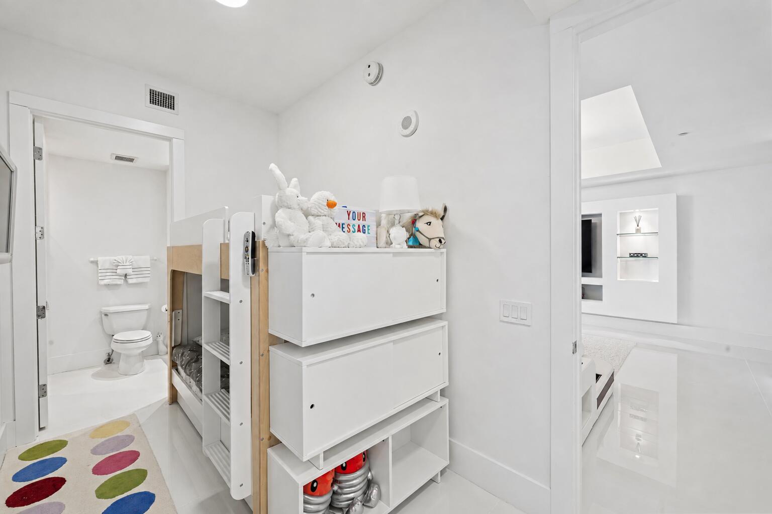 5959 COLLINS #1203, Miami Beach FL 33140