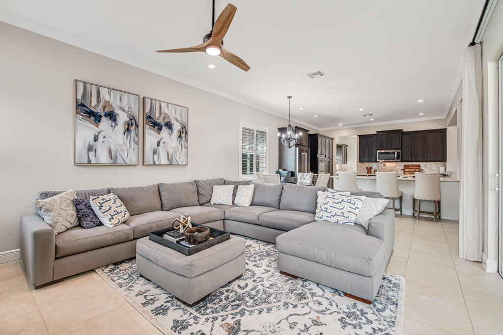 2318 Bellarosa, Royal Palm Beach FL 33411