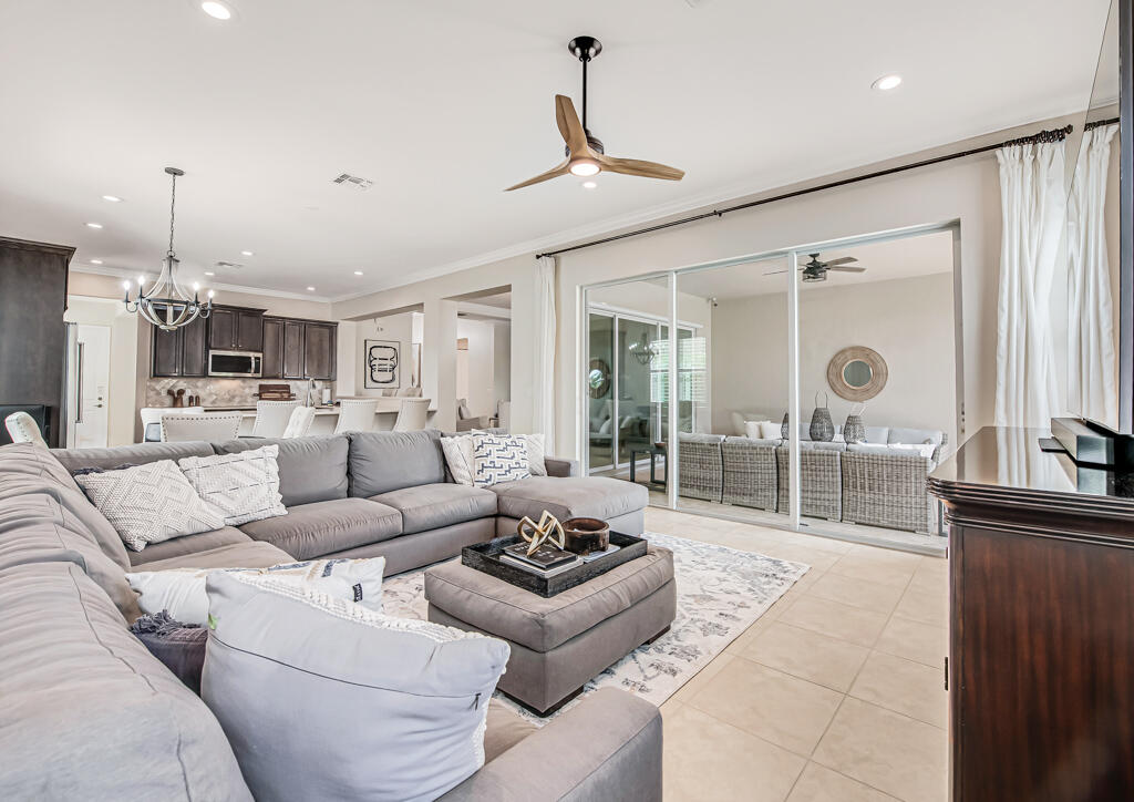 2318 Bellarosa, Royal Palm Beach FL 33411