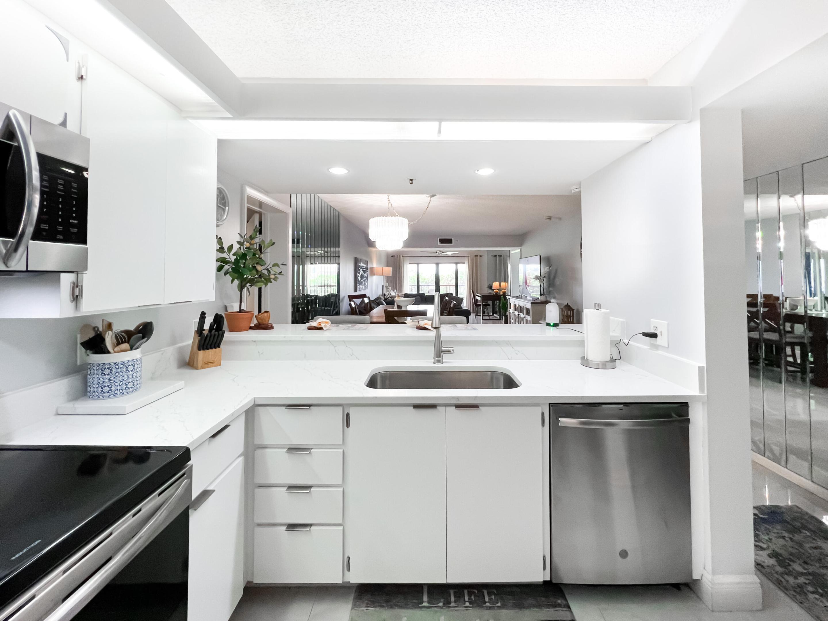 301 Ocean Bluffs #202, Jupiter FL 33477