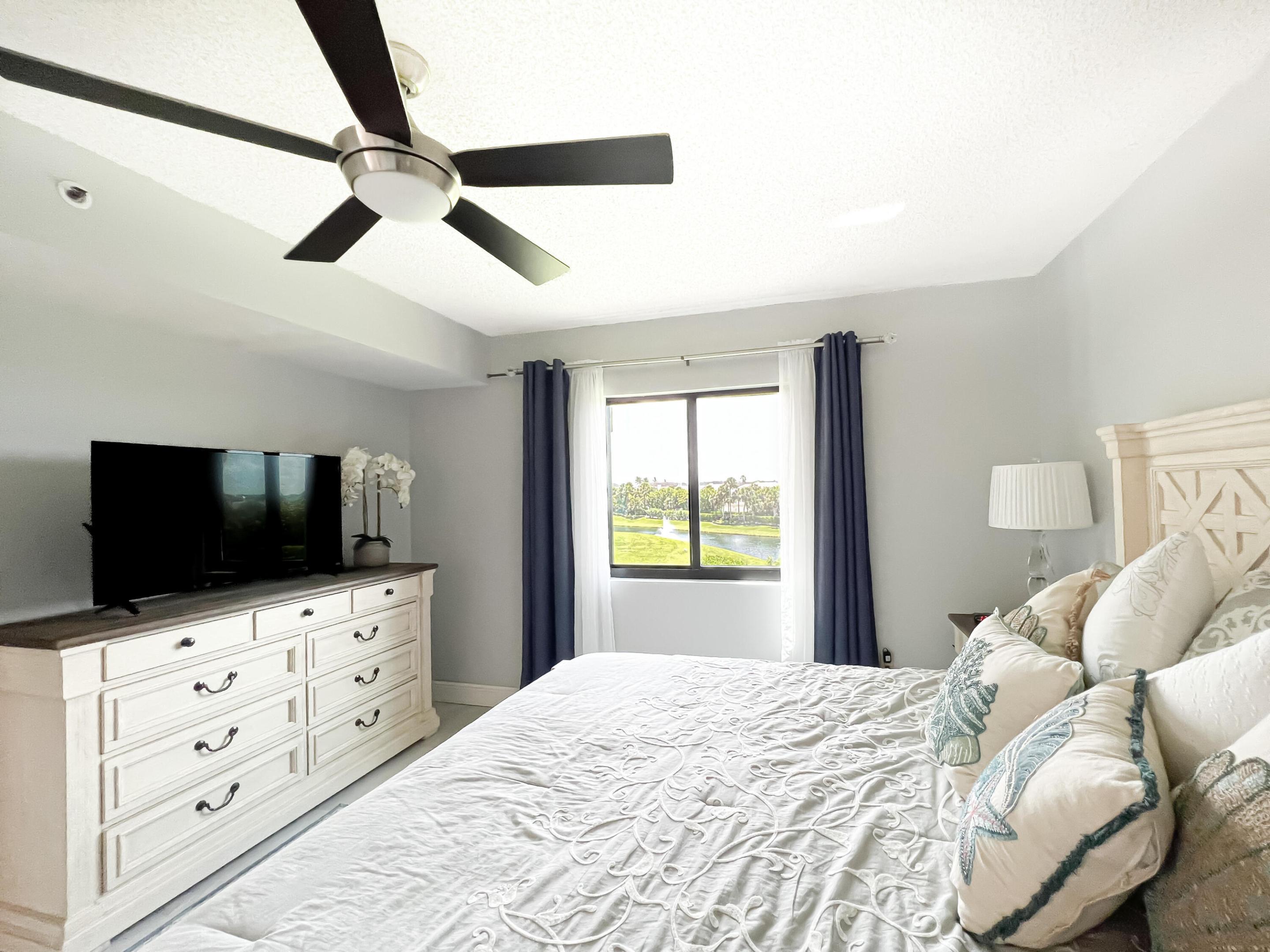 301 Ocean Bluffs #202, Jupiter FL 33477