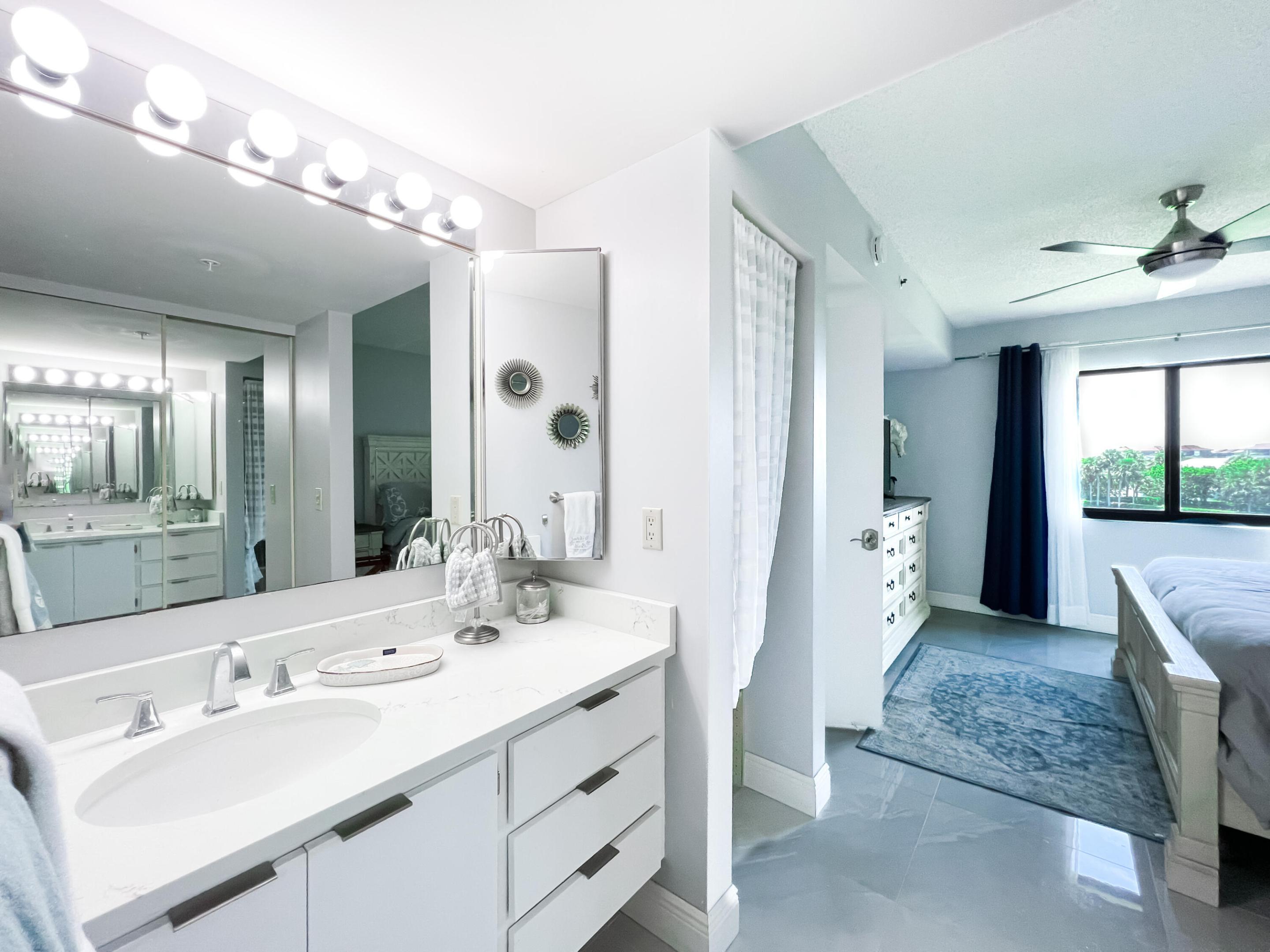 301 Ocean Bluffs #202, Jupiter FL 33477