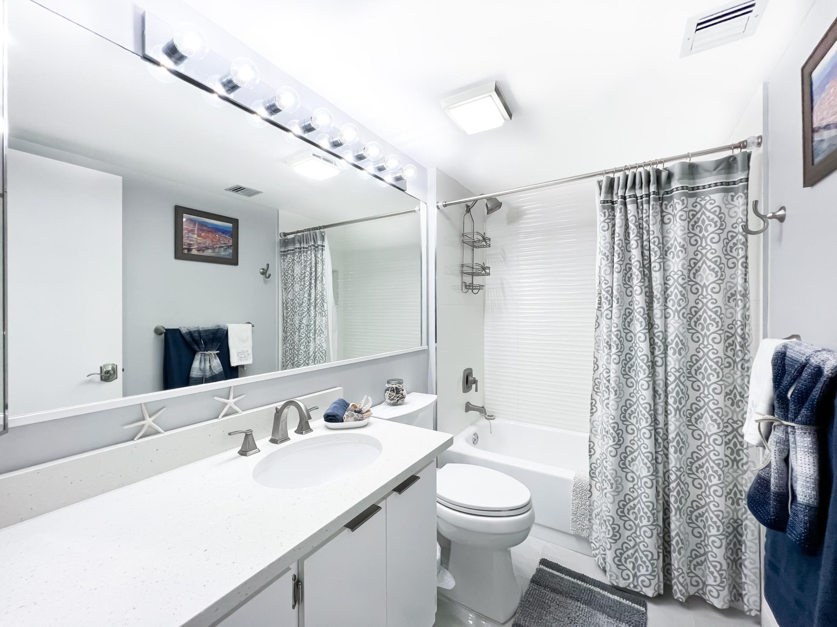 301 Ocean Bluffs #202, Jupiter FL 33477