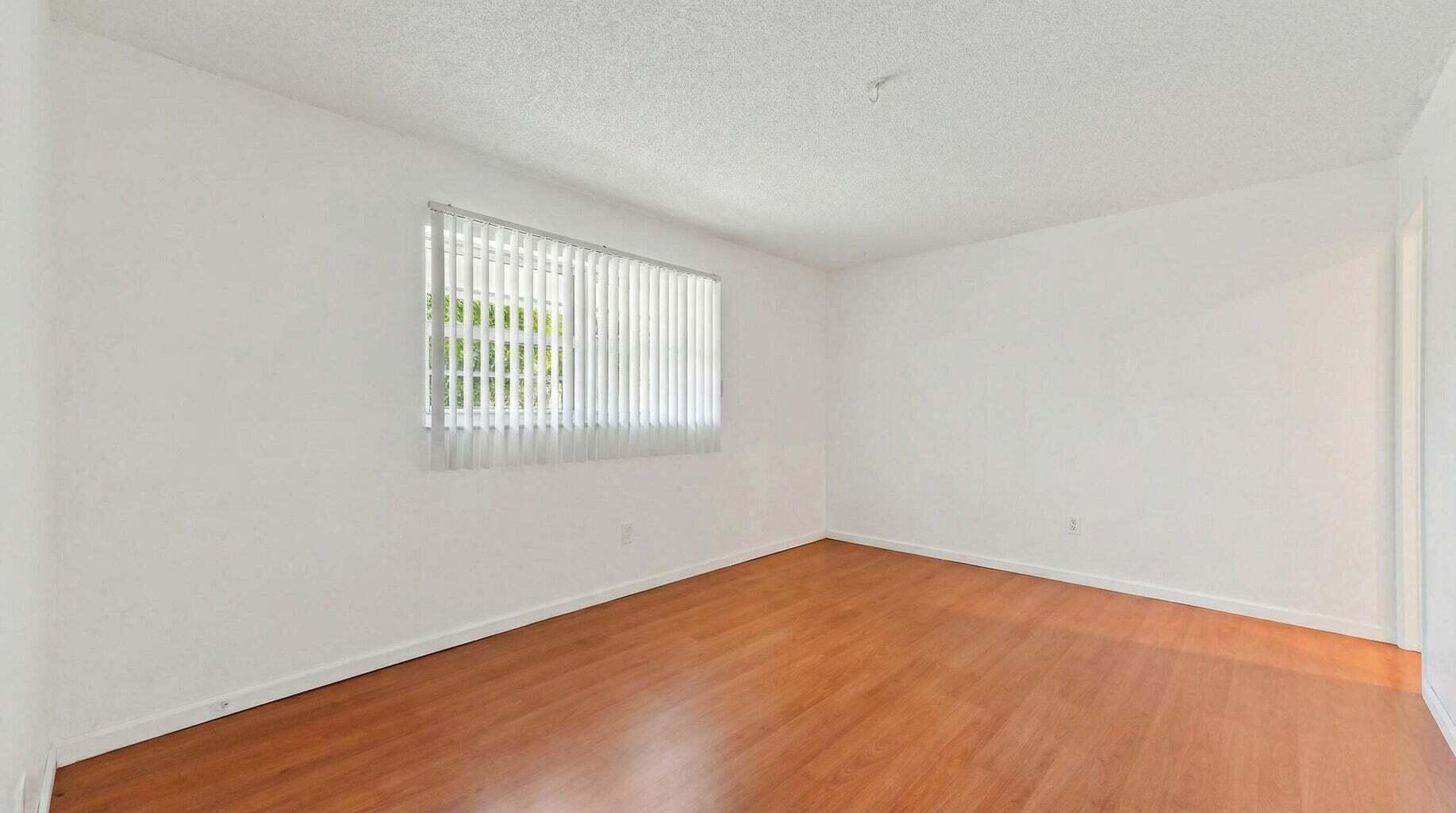 428 ALEMEDA, Palm Springs FL 33461