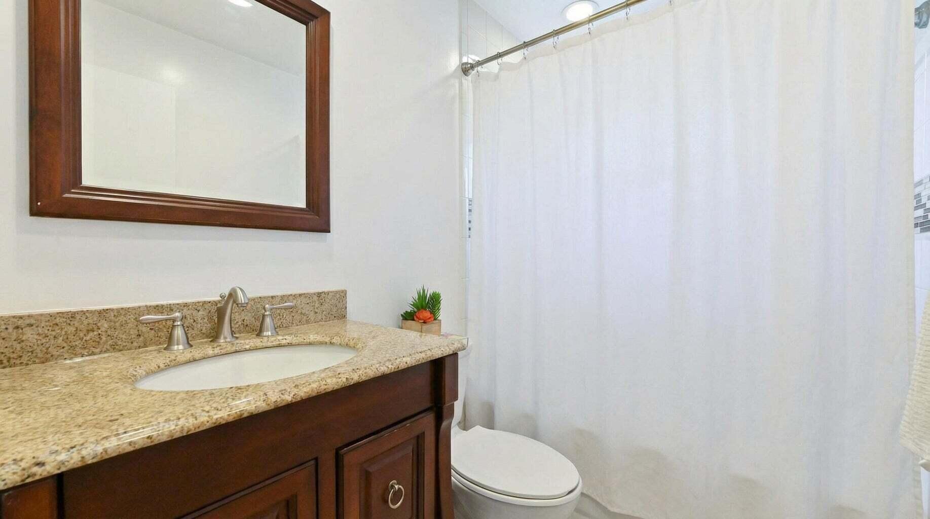 428 ALEMEDA, Palm Springs FL 33461