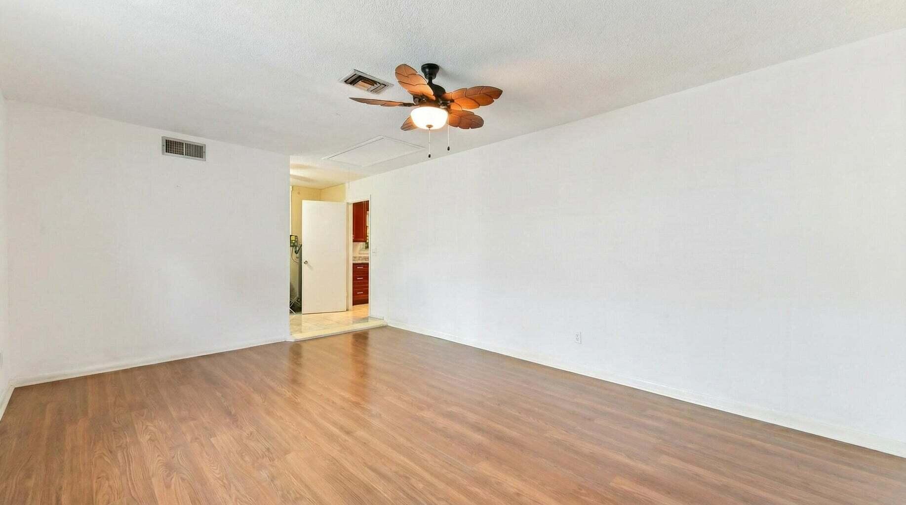 428 ALEMEDA, Palm Springs FL 33461