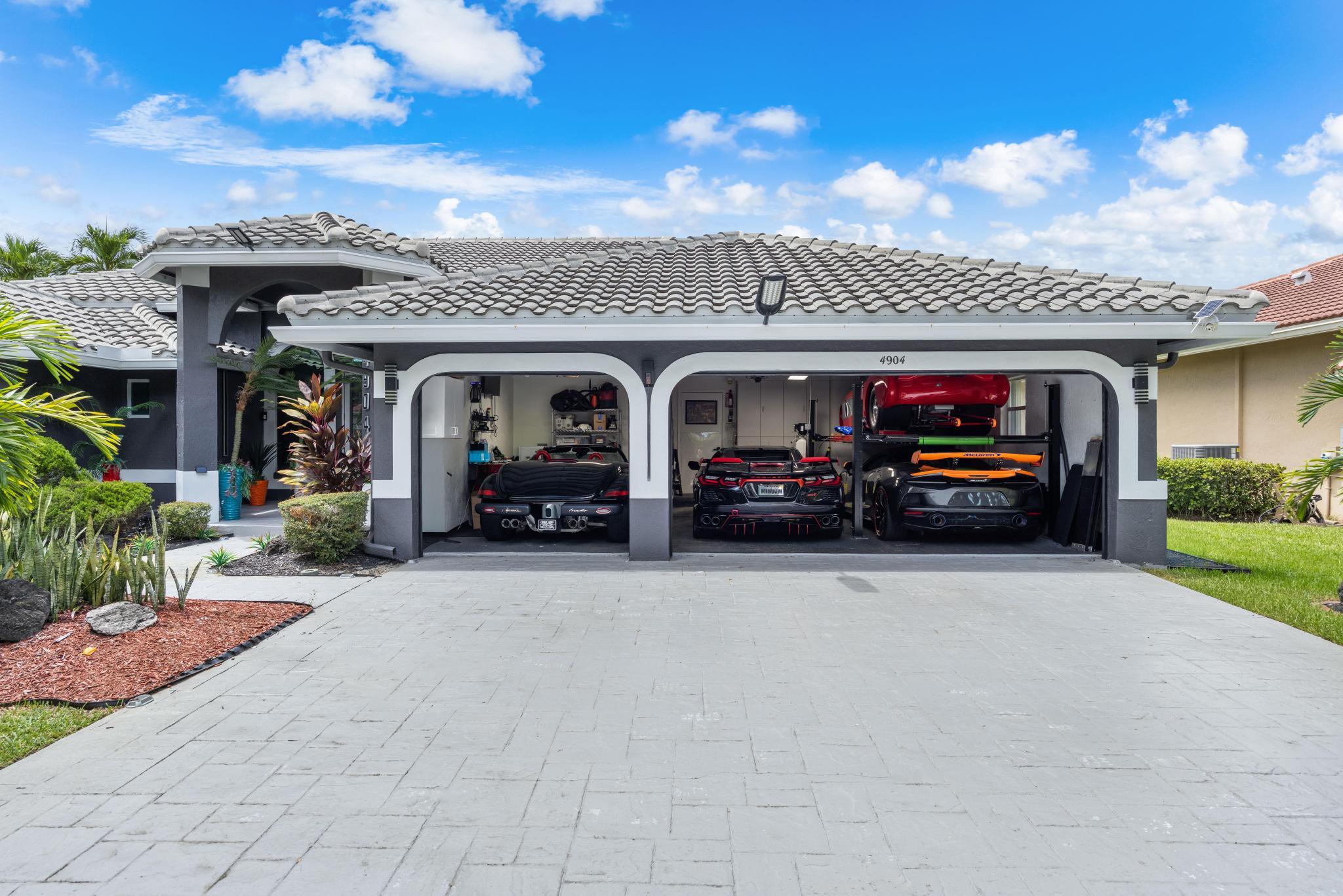 4904 NW 110TH, Coral Springs FL 33076