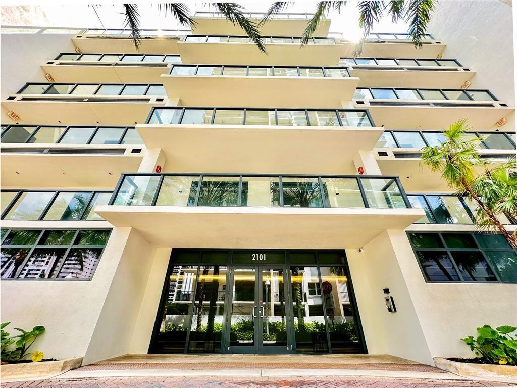 2101 S SURF #2C, Hollywood FL 33019