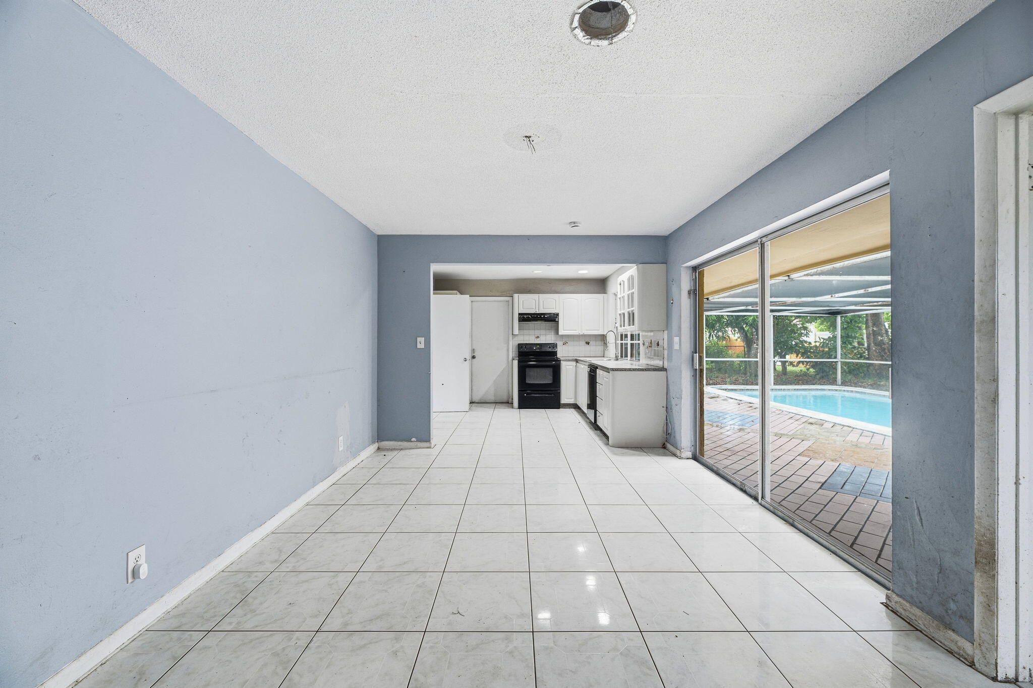 2700 NW 36th, Lauderdale Lakes FL 33311