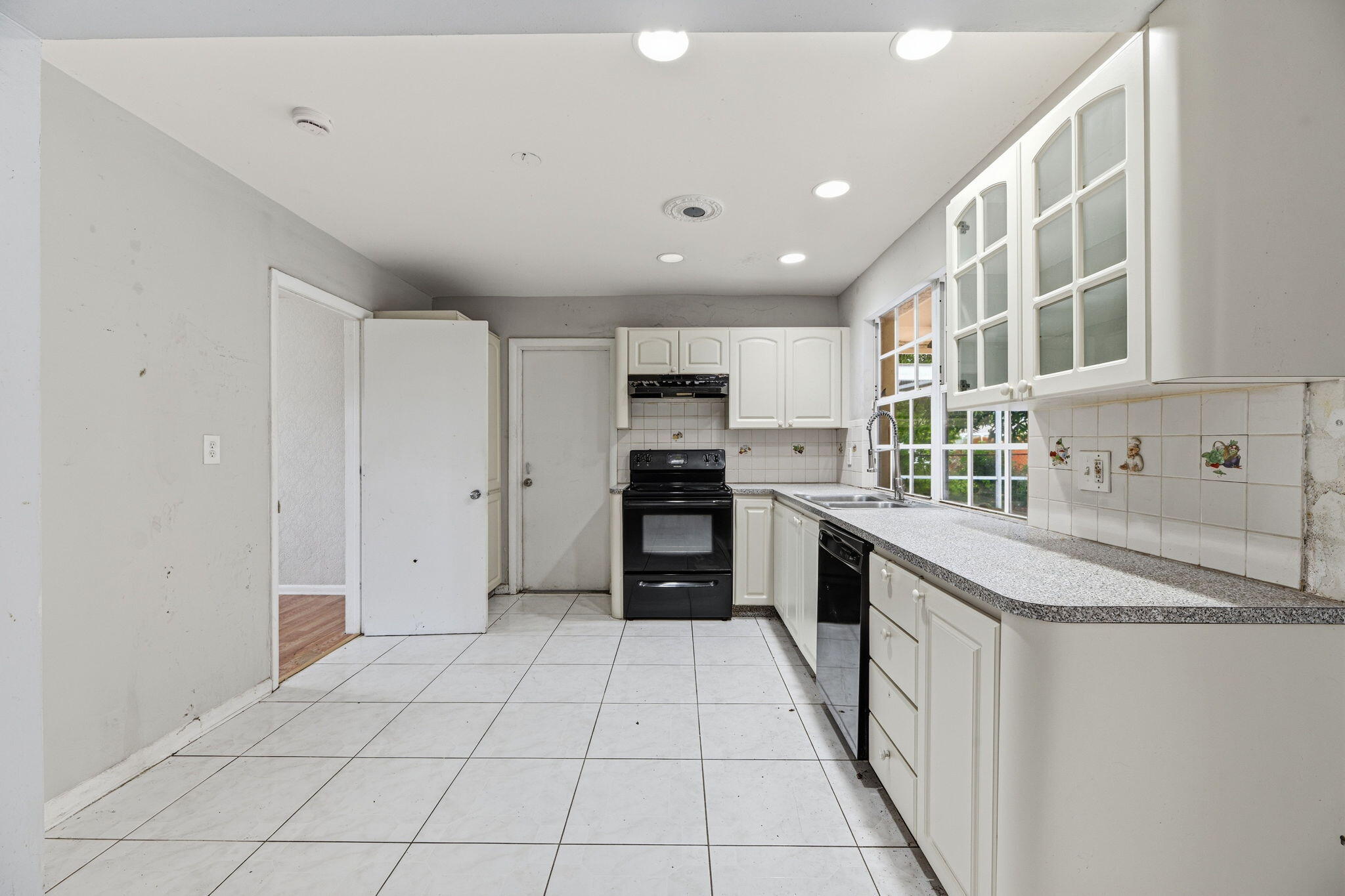 2700 NW 36th, Lauderdale Lakes FL 33311